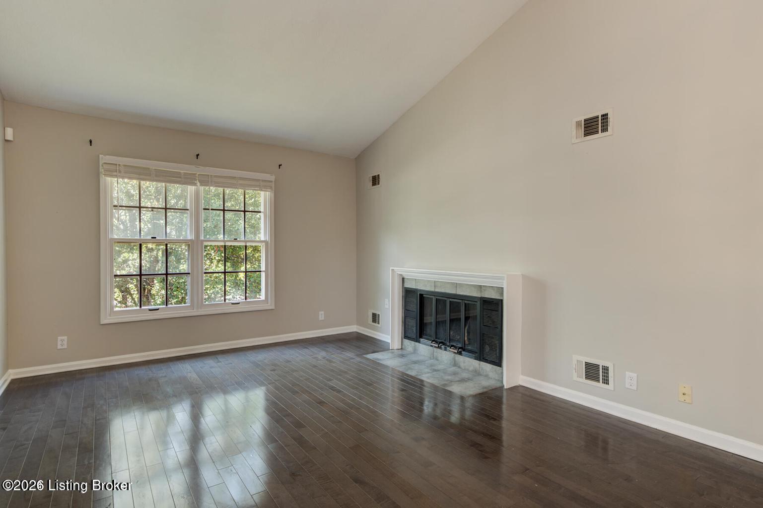 10402 Timberwood Cir