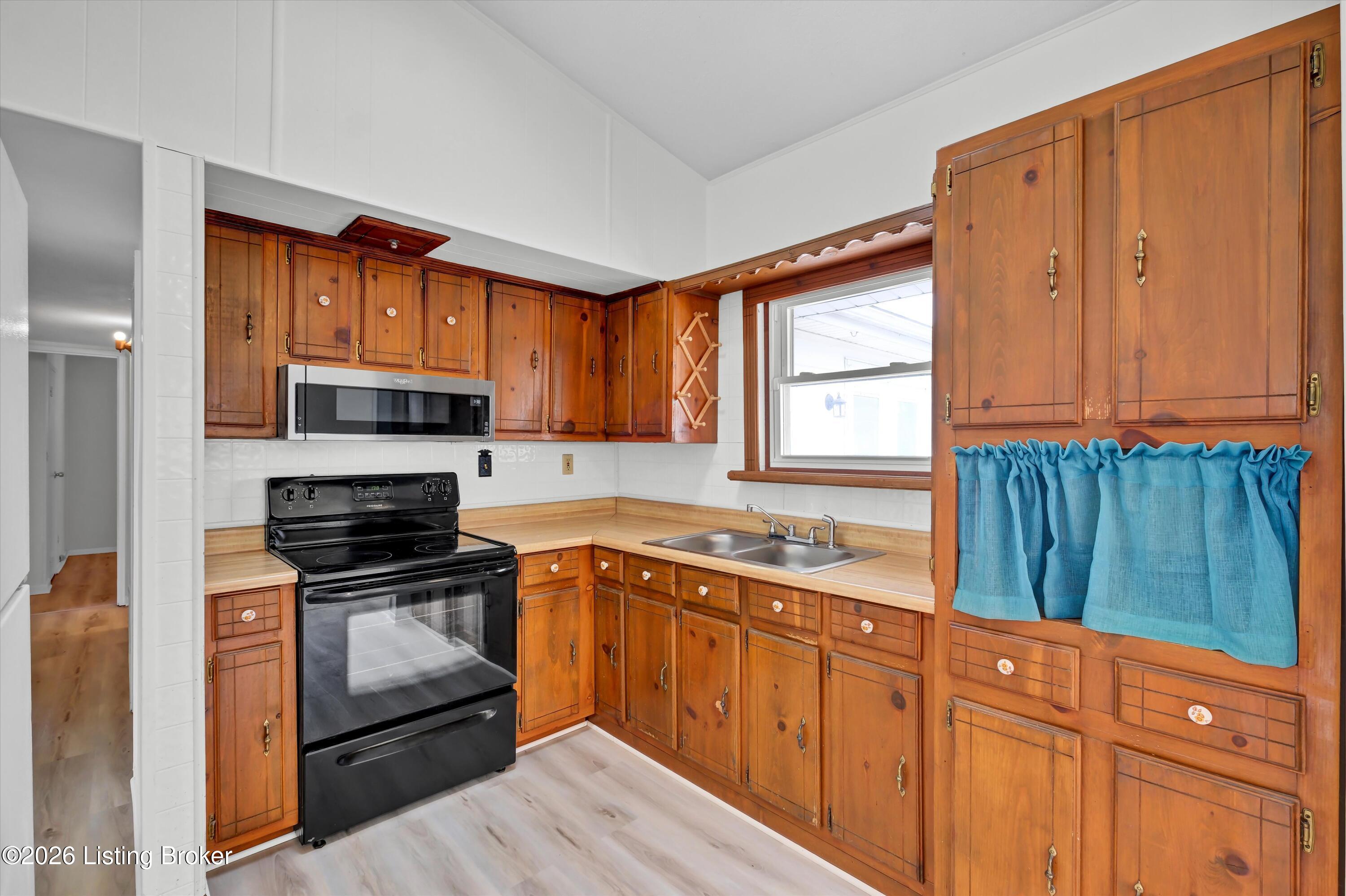 13315 Horncastle Way