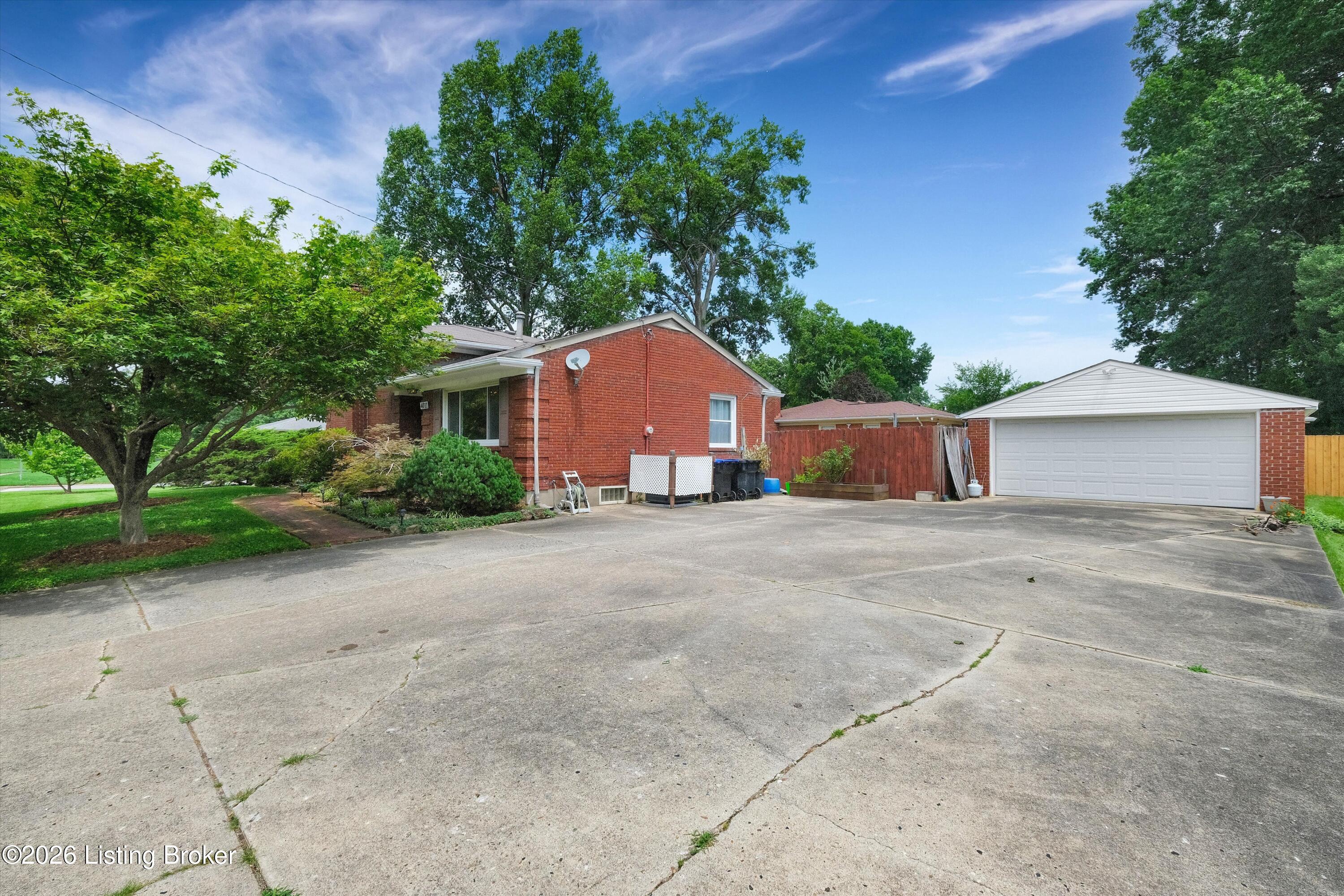 4011 Mamaroneck Rd