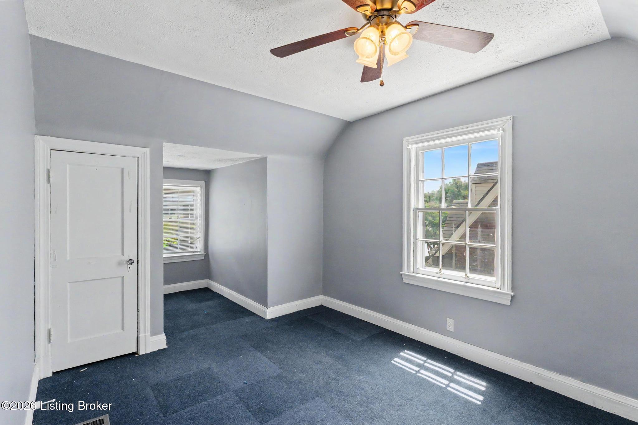 2412 Bradley Ave