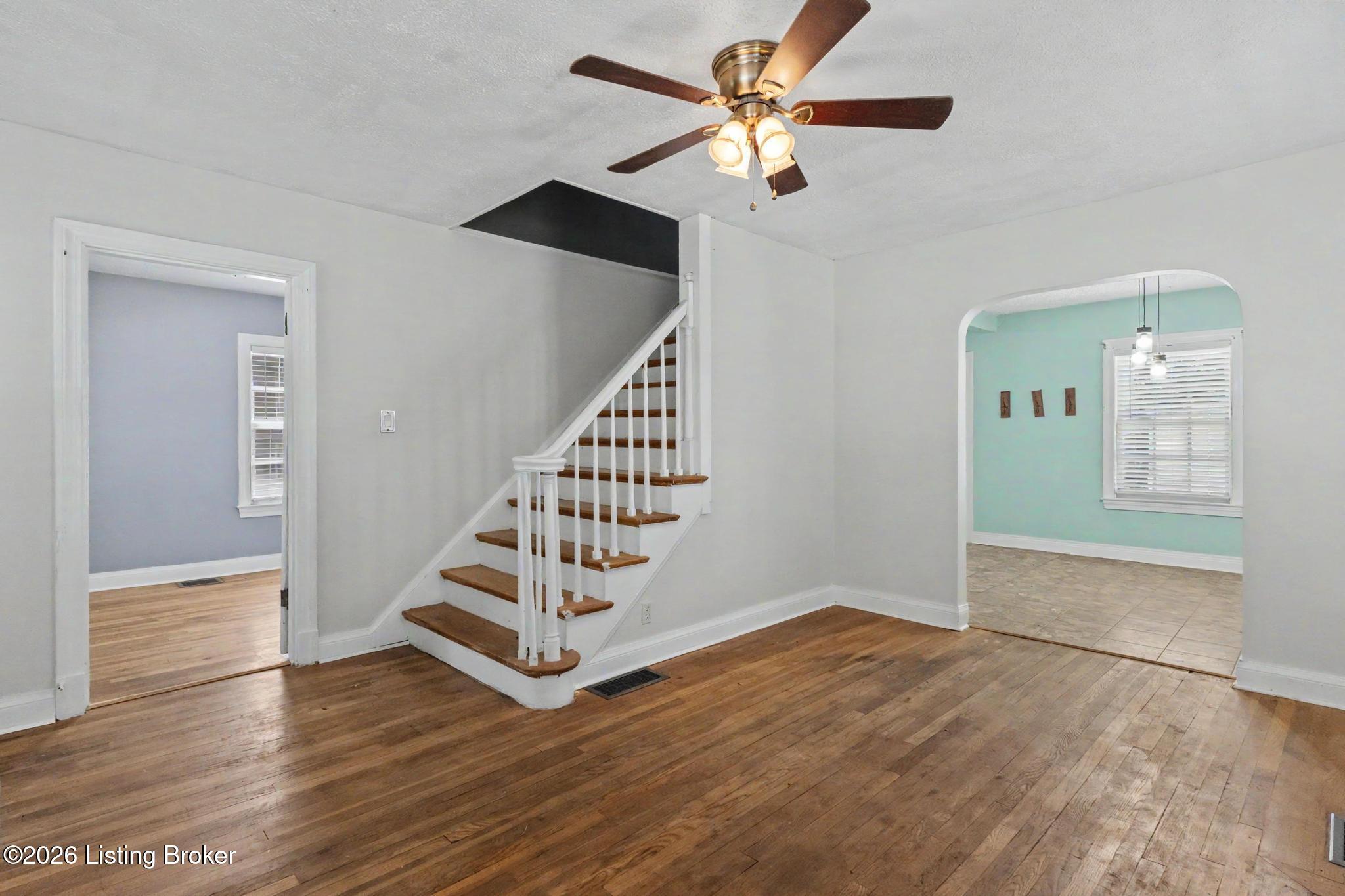 2412 Bradley Ave