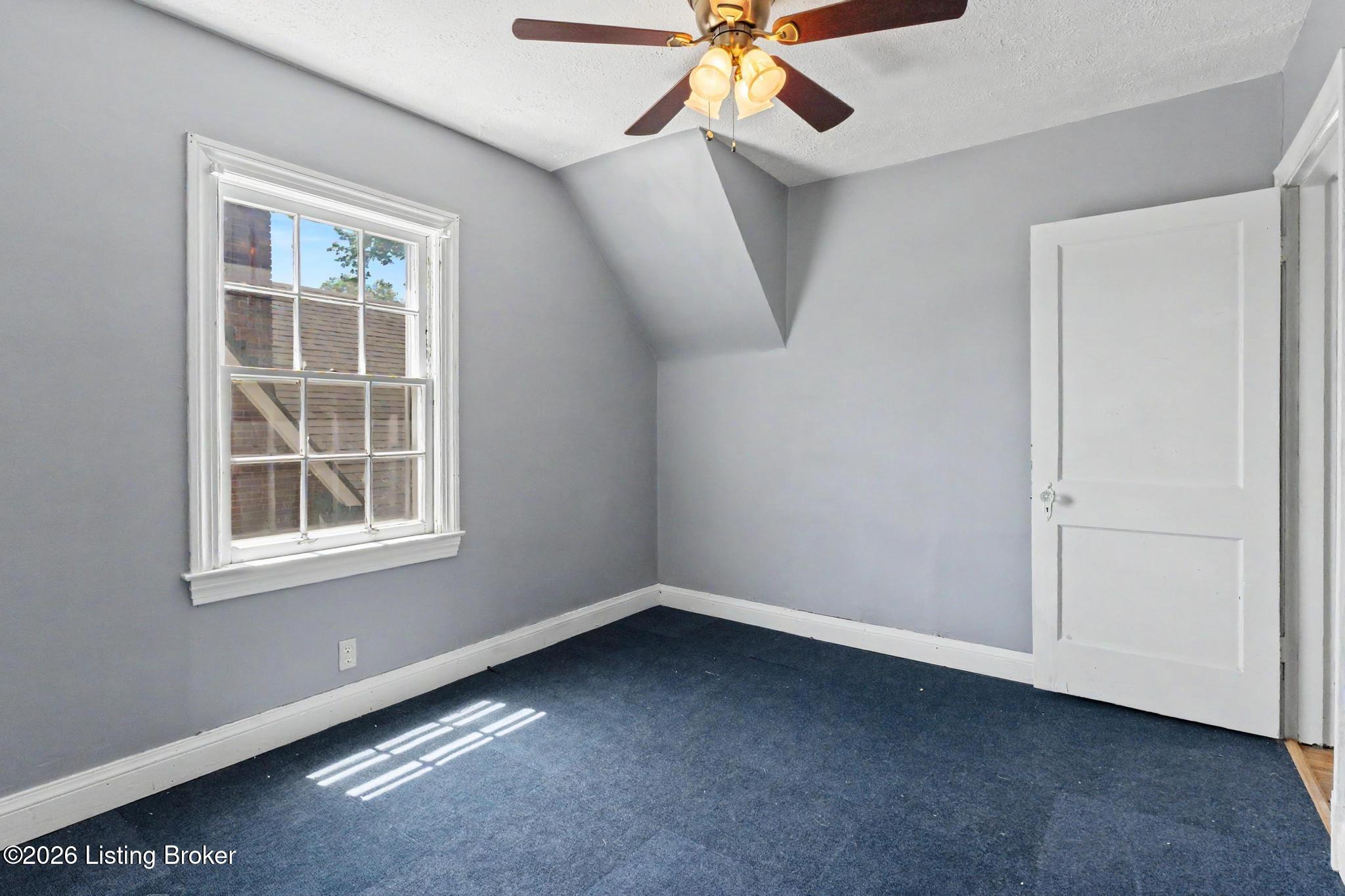 2412 Bradley Ave