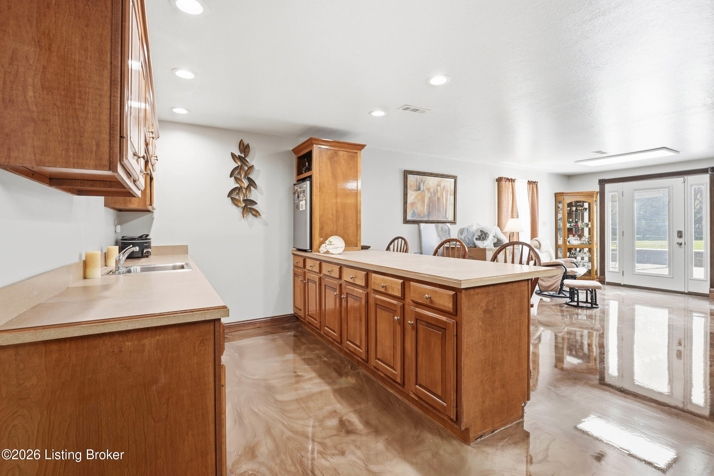 360 Aquaview Dr