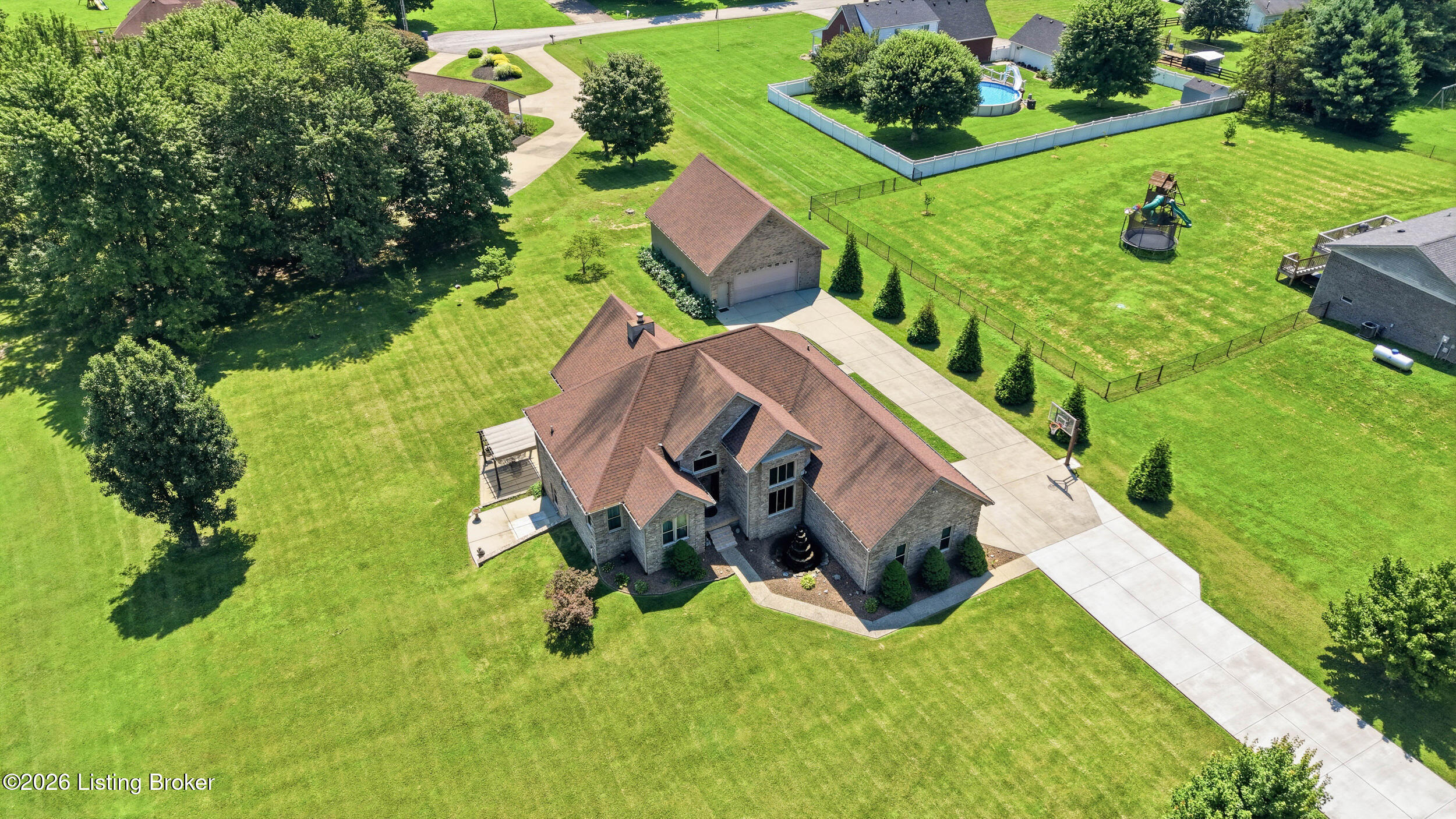 360 Aquaview Dr