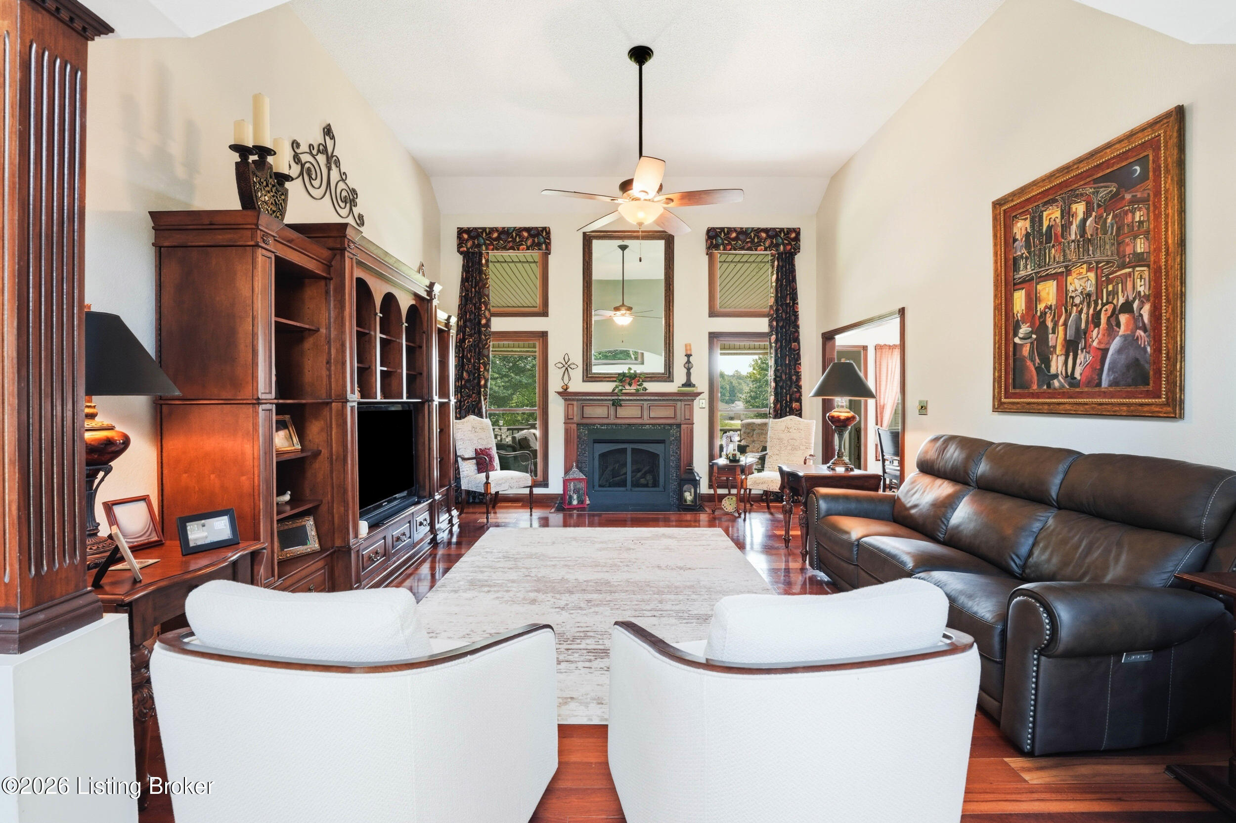 360 Aquaview Dr