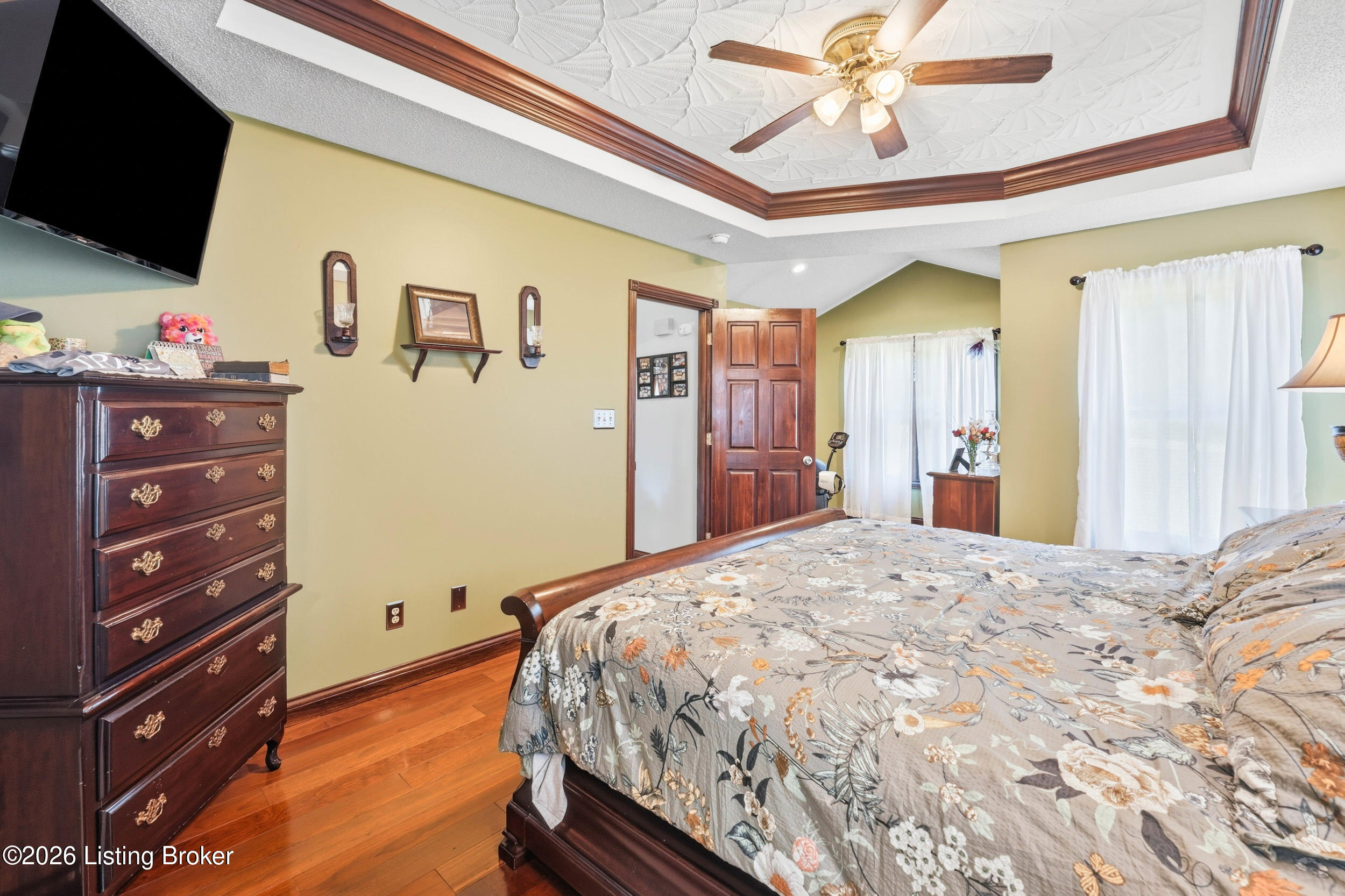 360 Aquaview Dr