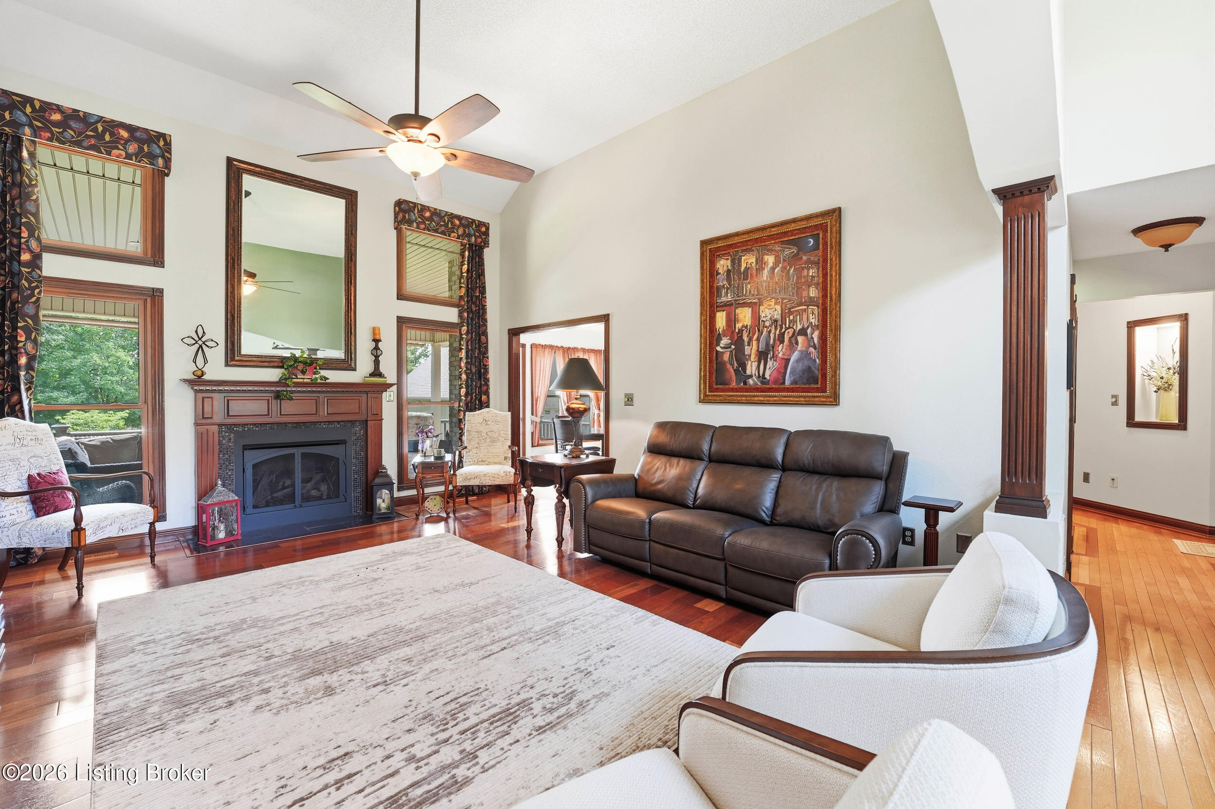 360 Aquaview Dr