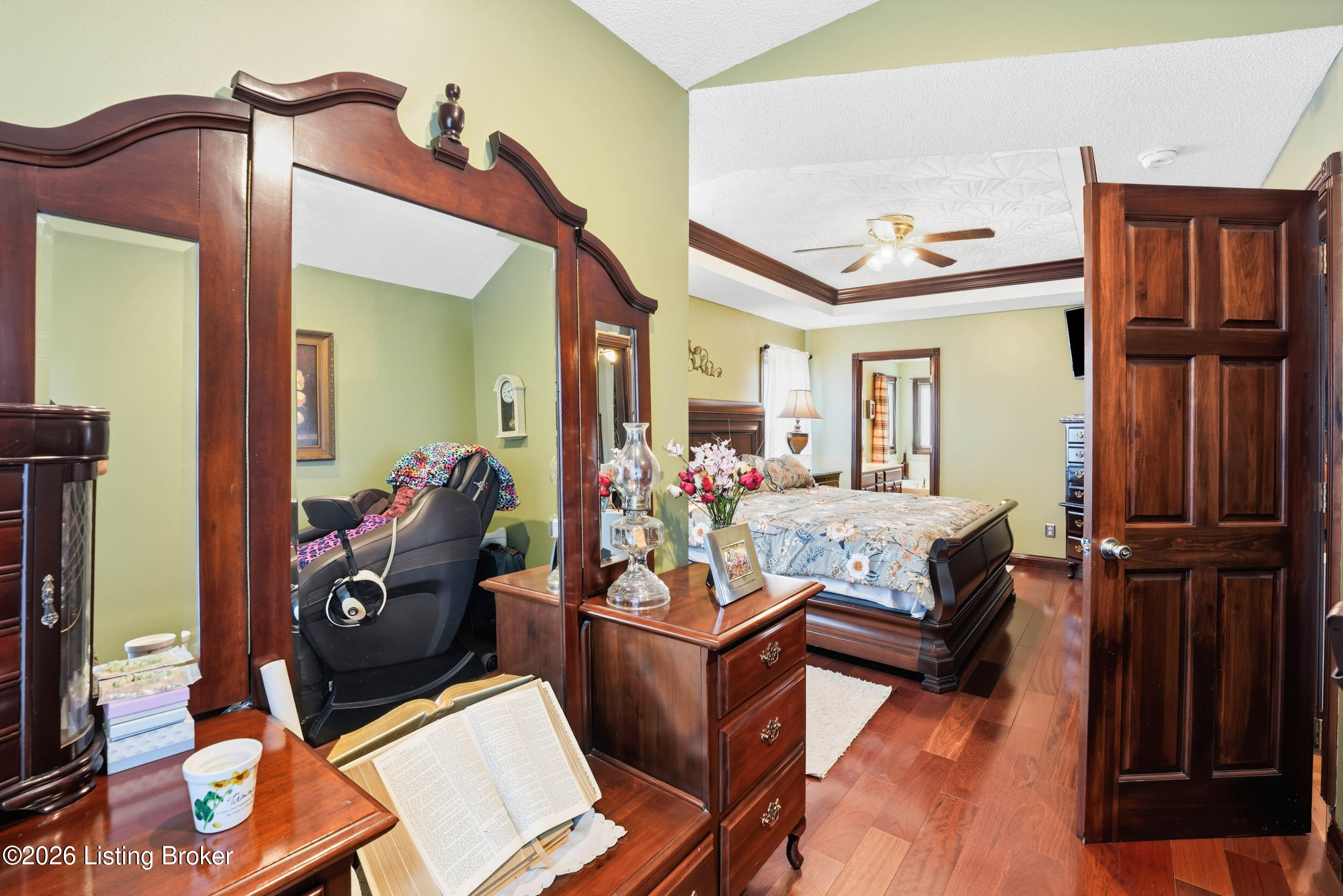 360 Aquaview Dr