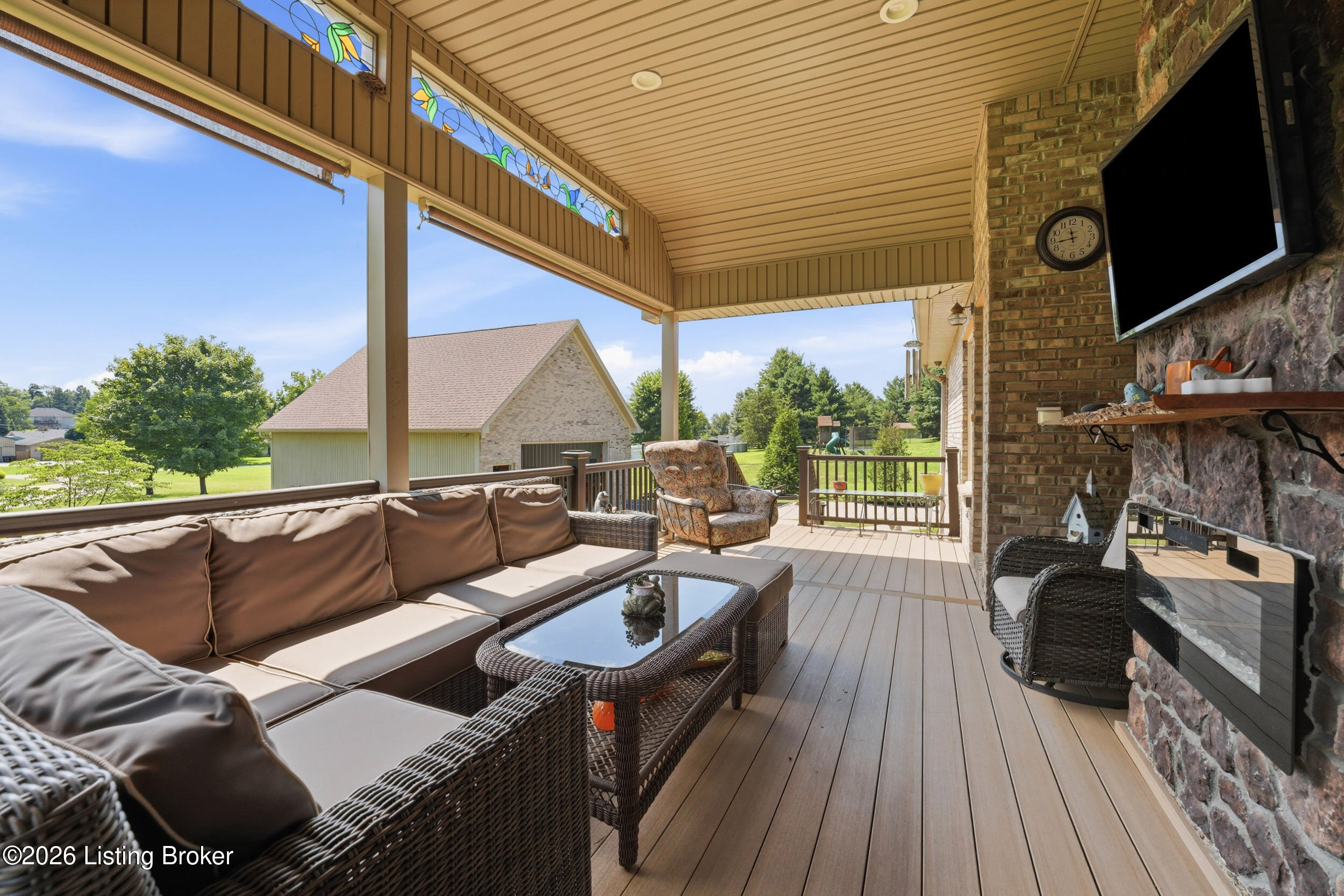 360 Aquaview Dr