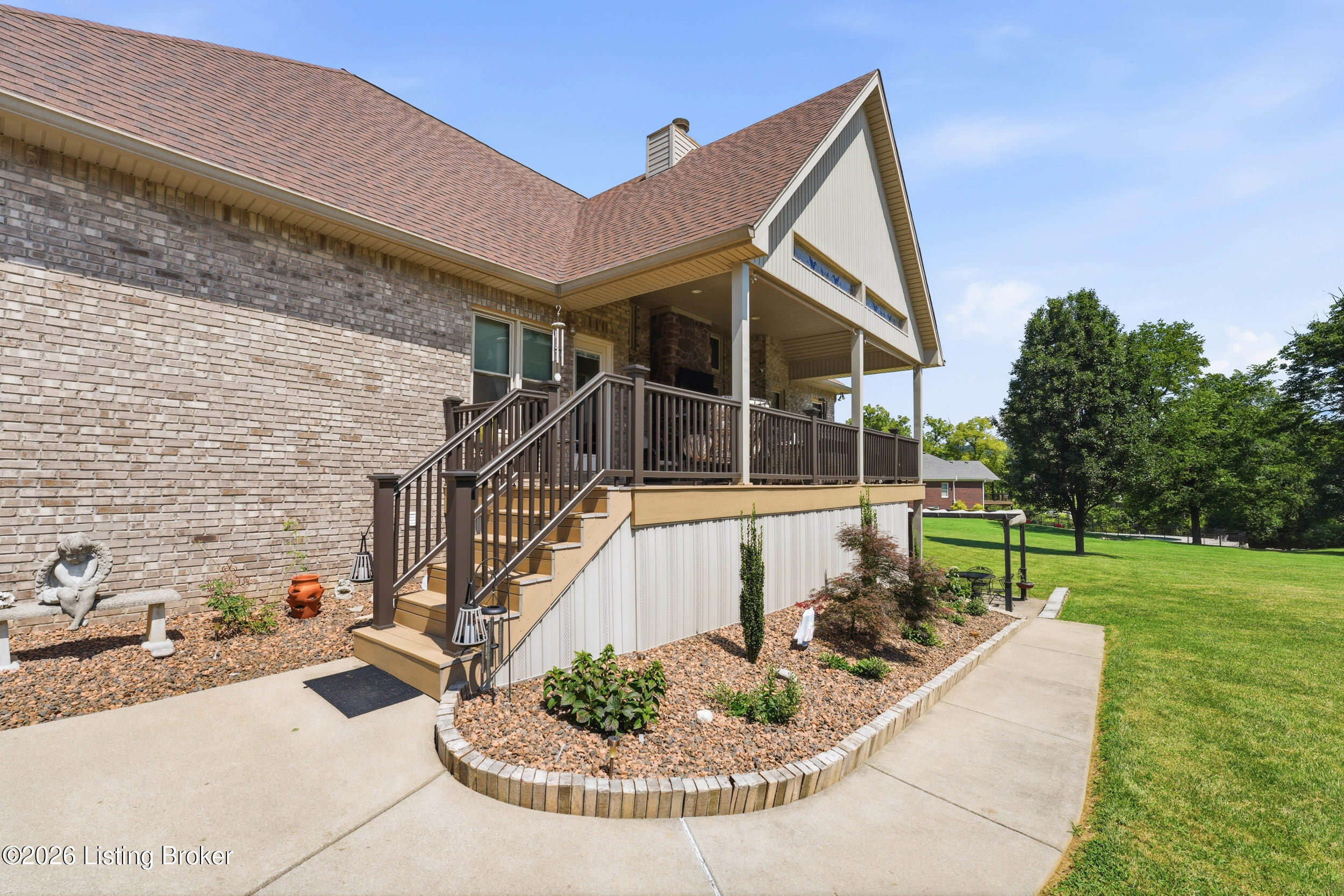 360 Aquaview Dr