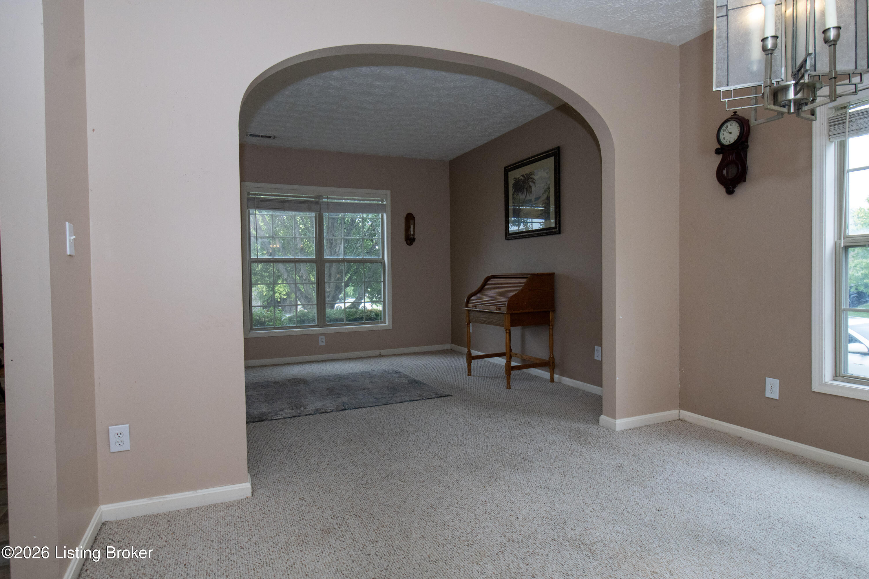 930 Woodland Ridge Cir