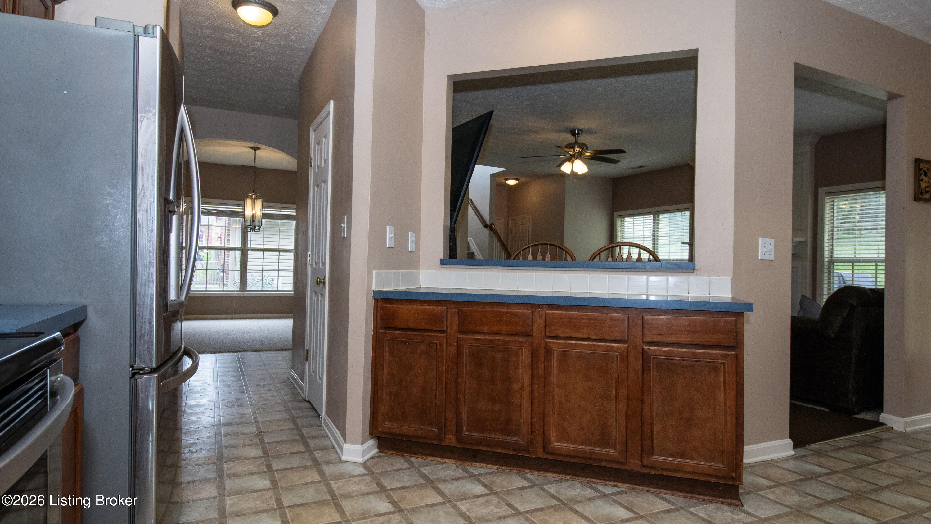 930 Woodland Ridge Cir