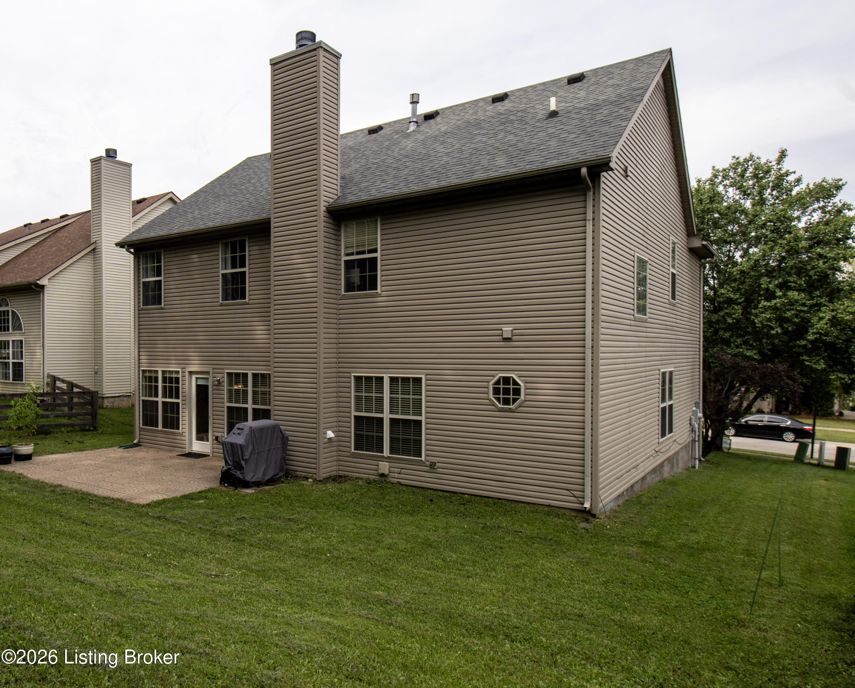 930 Woodland Ridge Cir