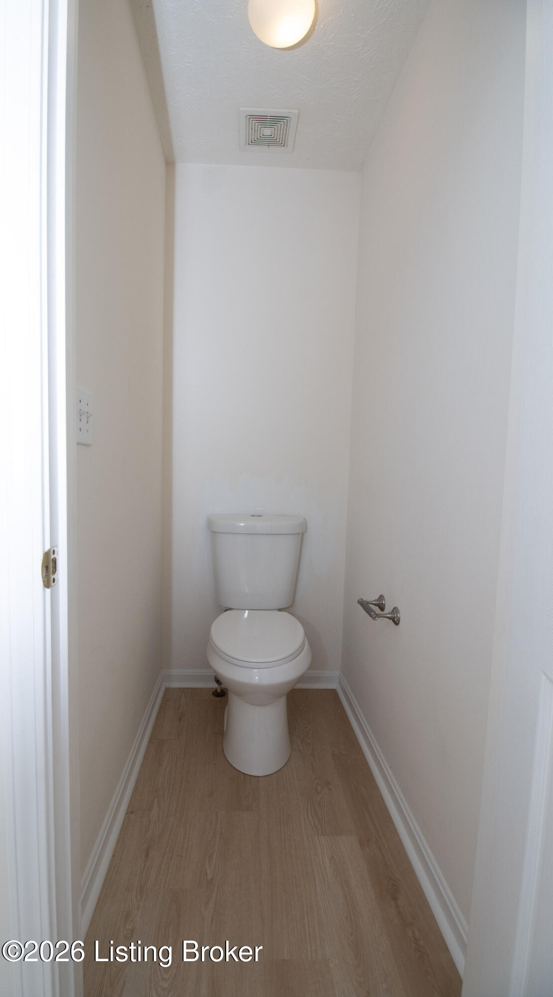 930 Woodland Ridge Cir