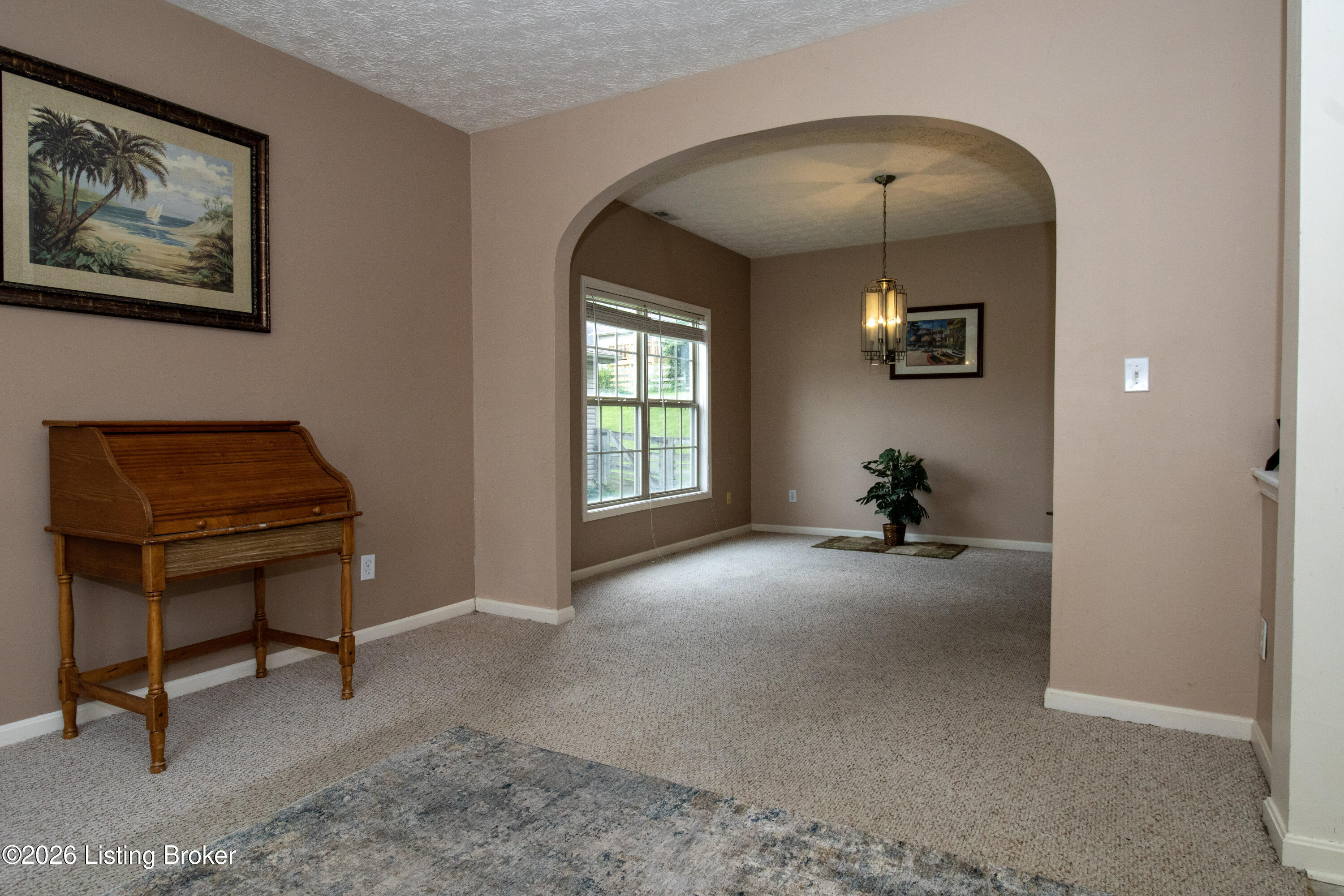 930 Woodland Ridge Cir