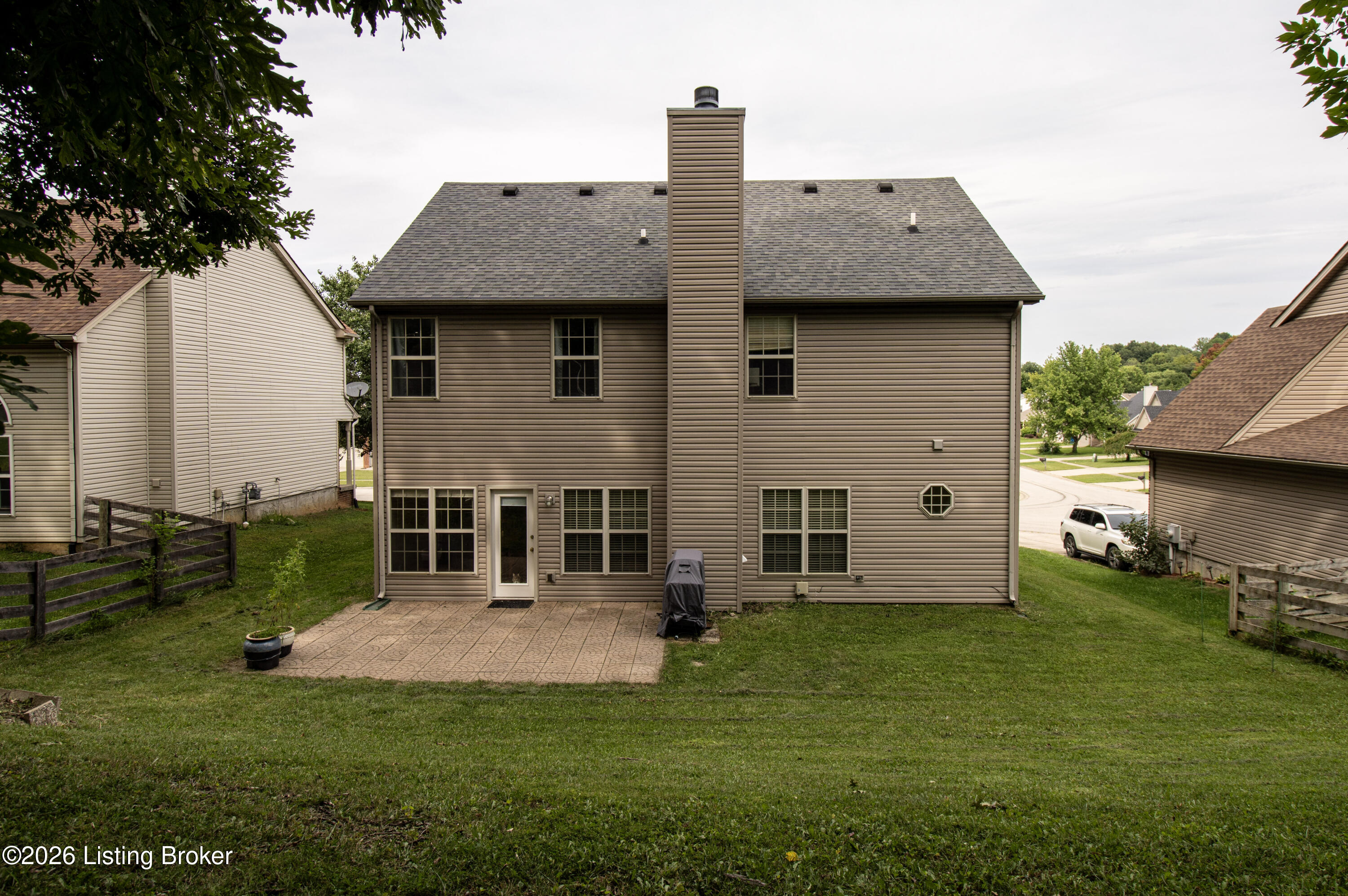 930 Woodland Ridge Cir