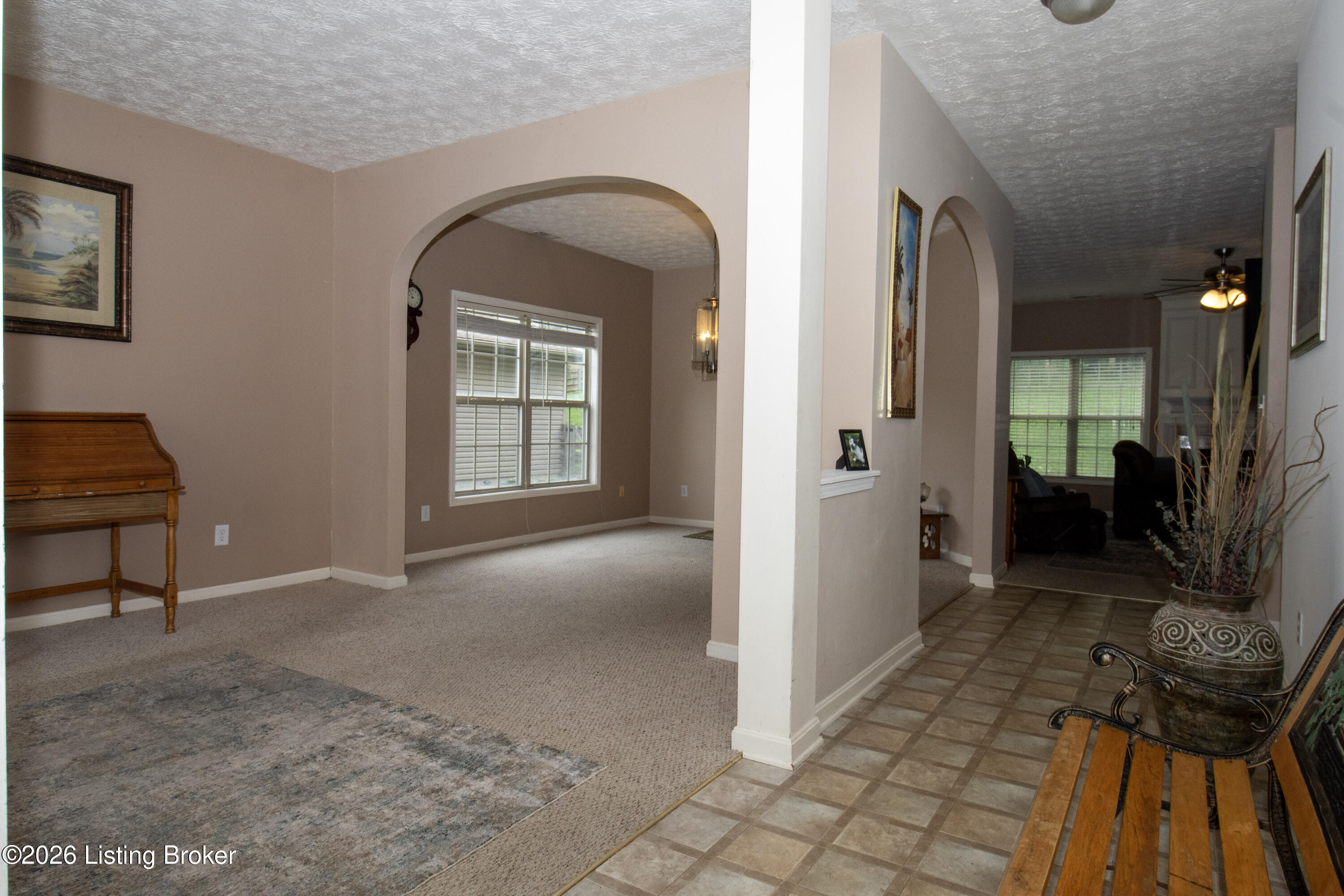 930 Woodland Ridge Cir