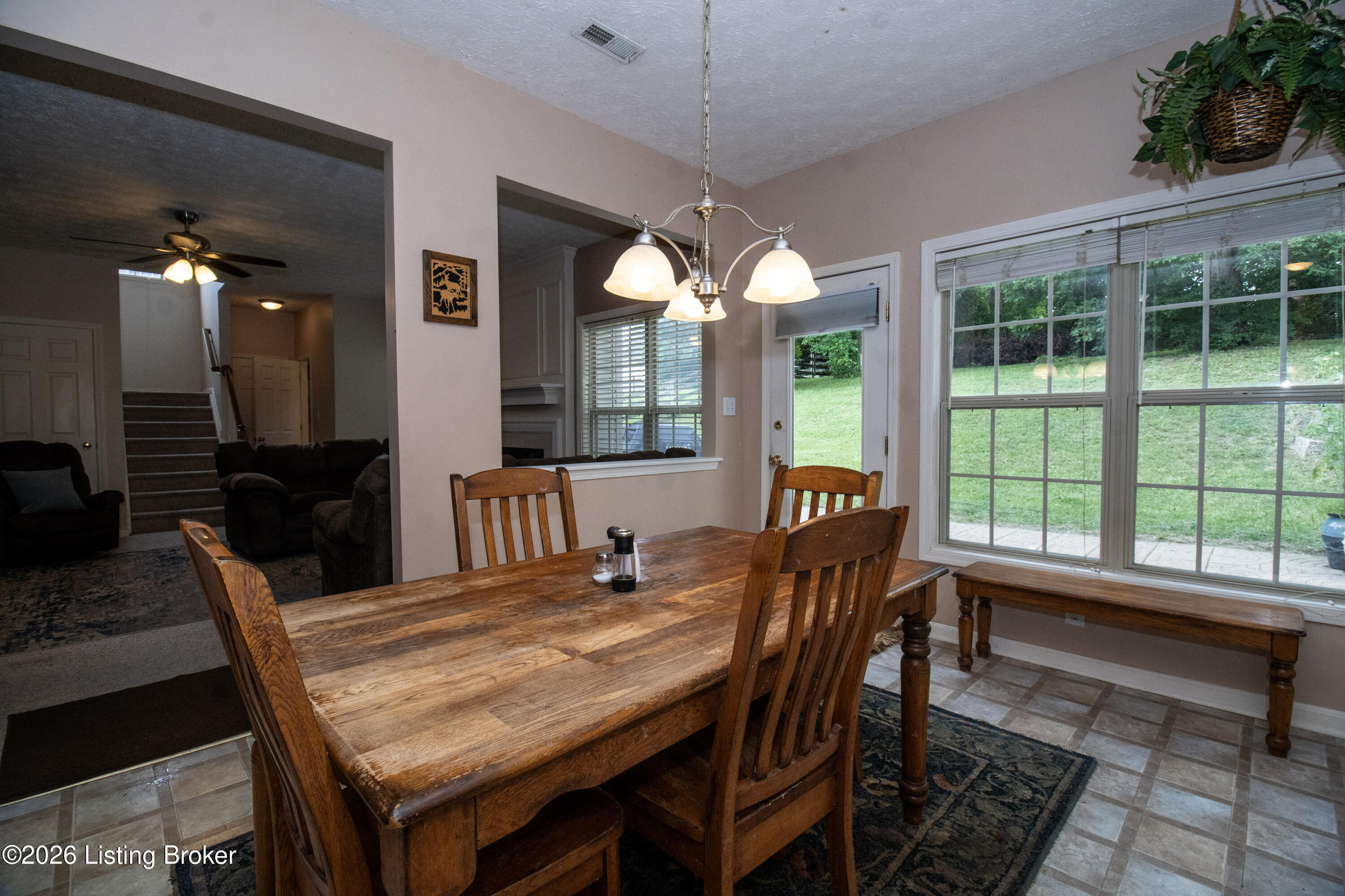 930 Woodland Ridge Cir