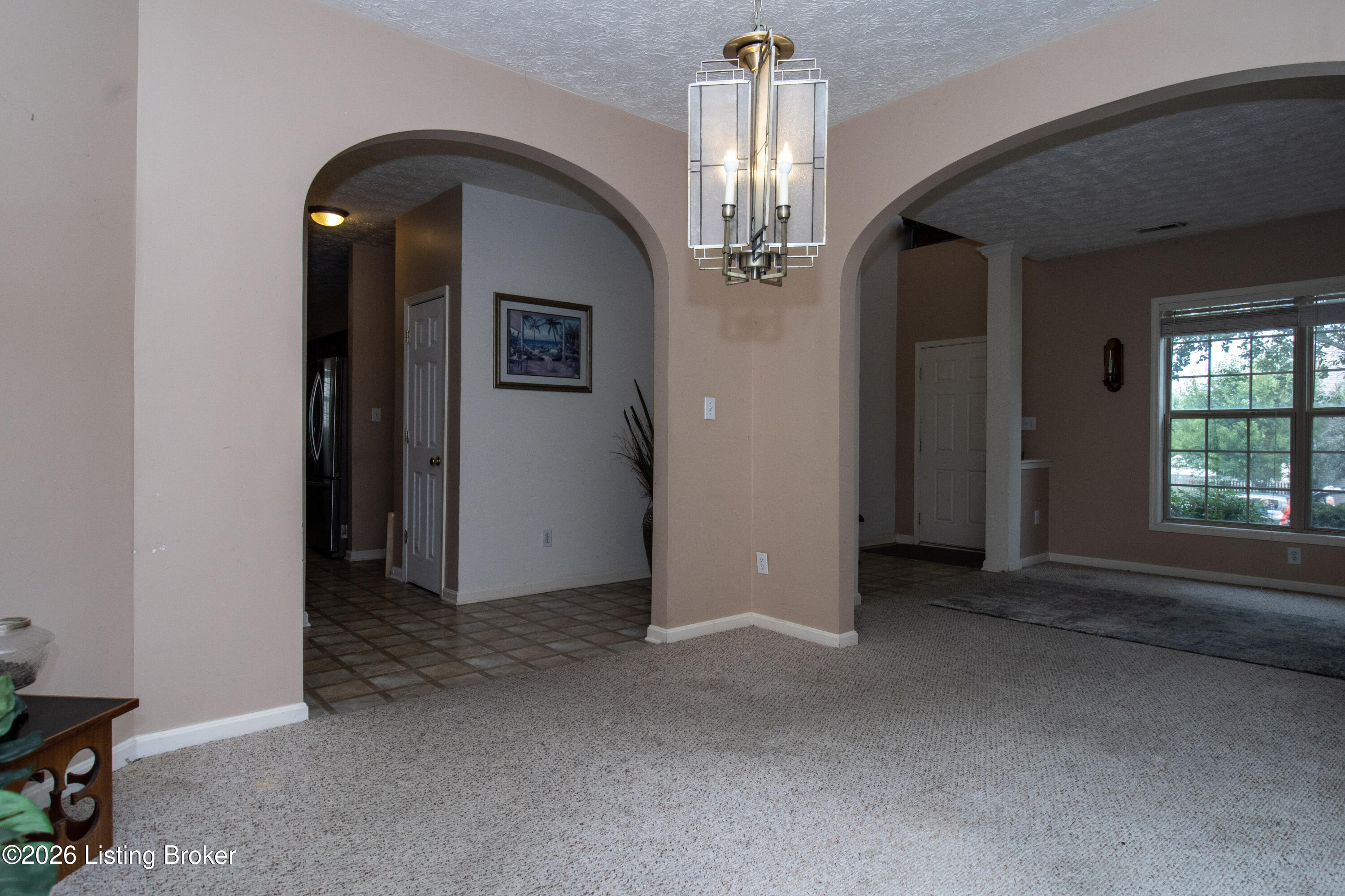 930 Woodland Ridge Cir