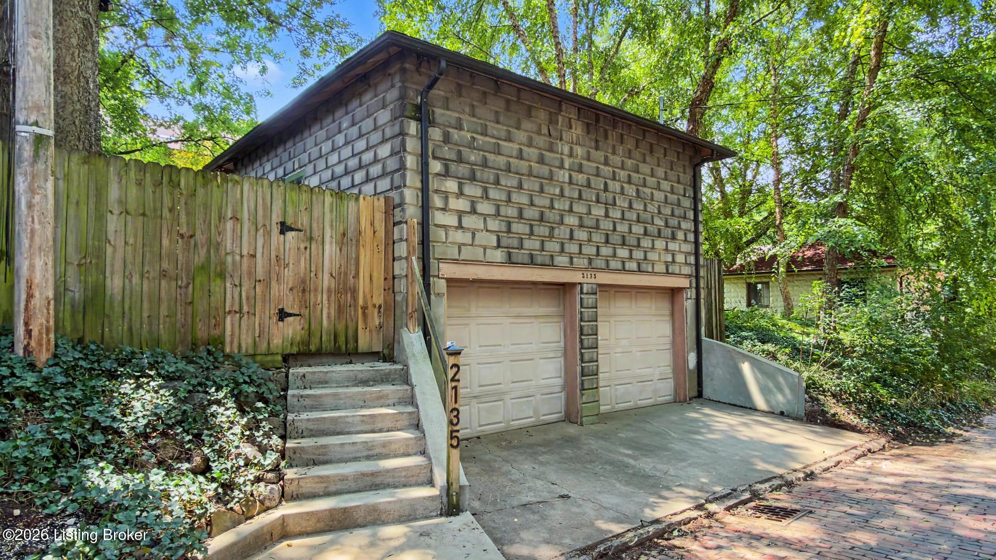 2135 Baringer Ave