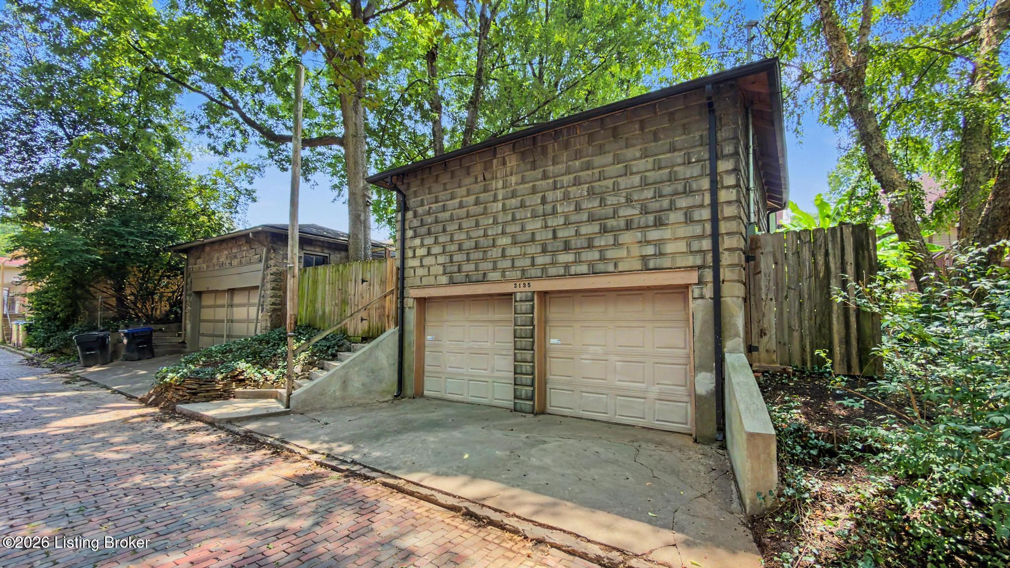 2135 Baringer Ave