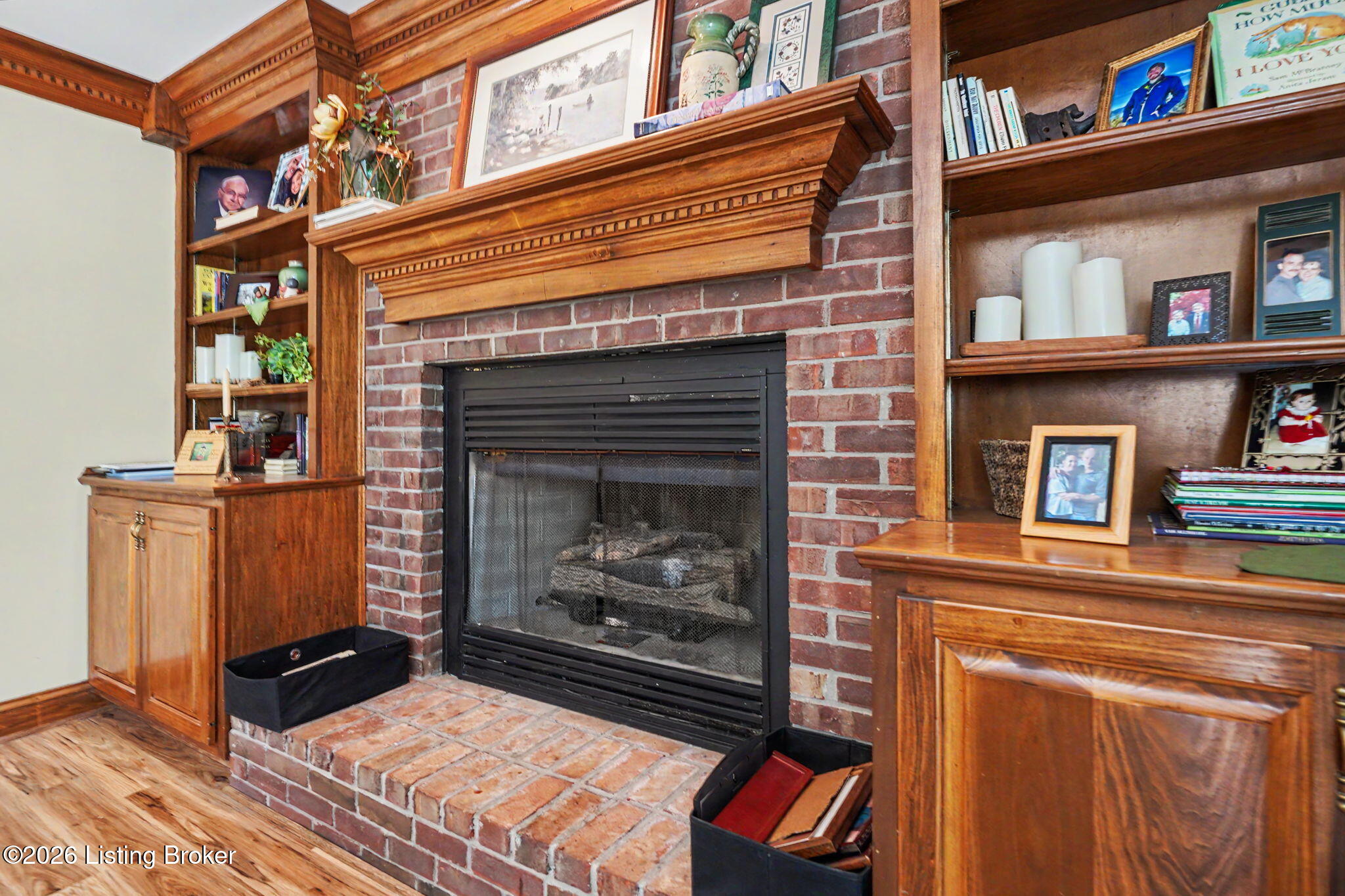 3719 E Locust Cir