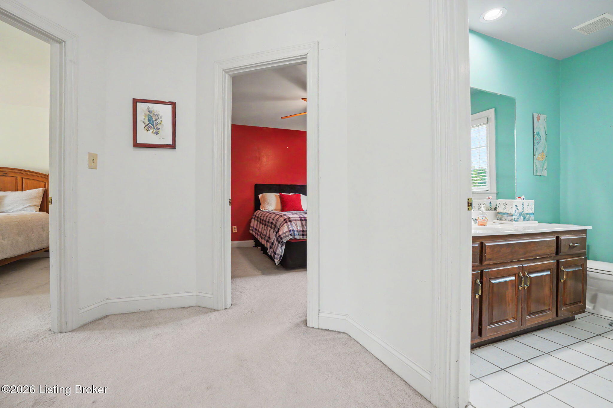 3719 E Locust Cir