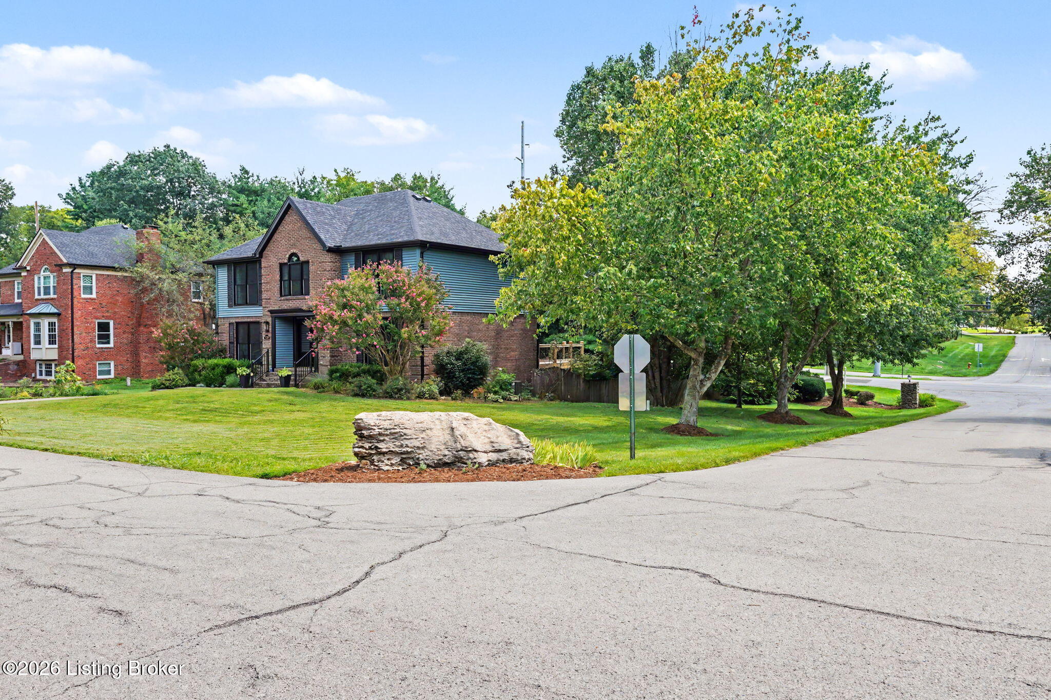 3719 E Locust Cir