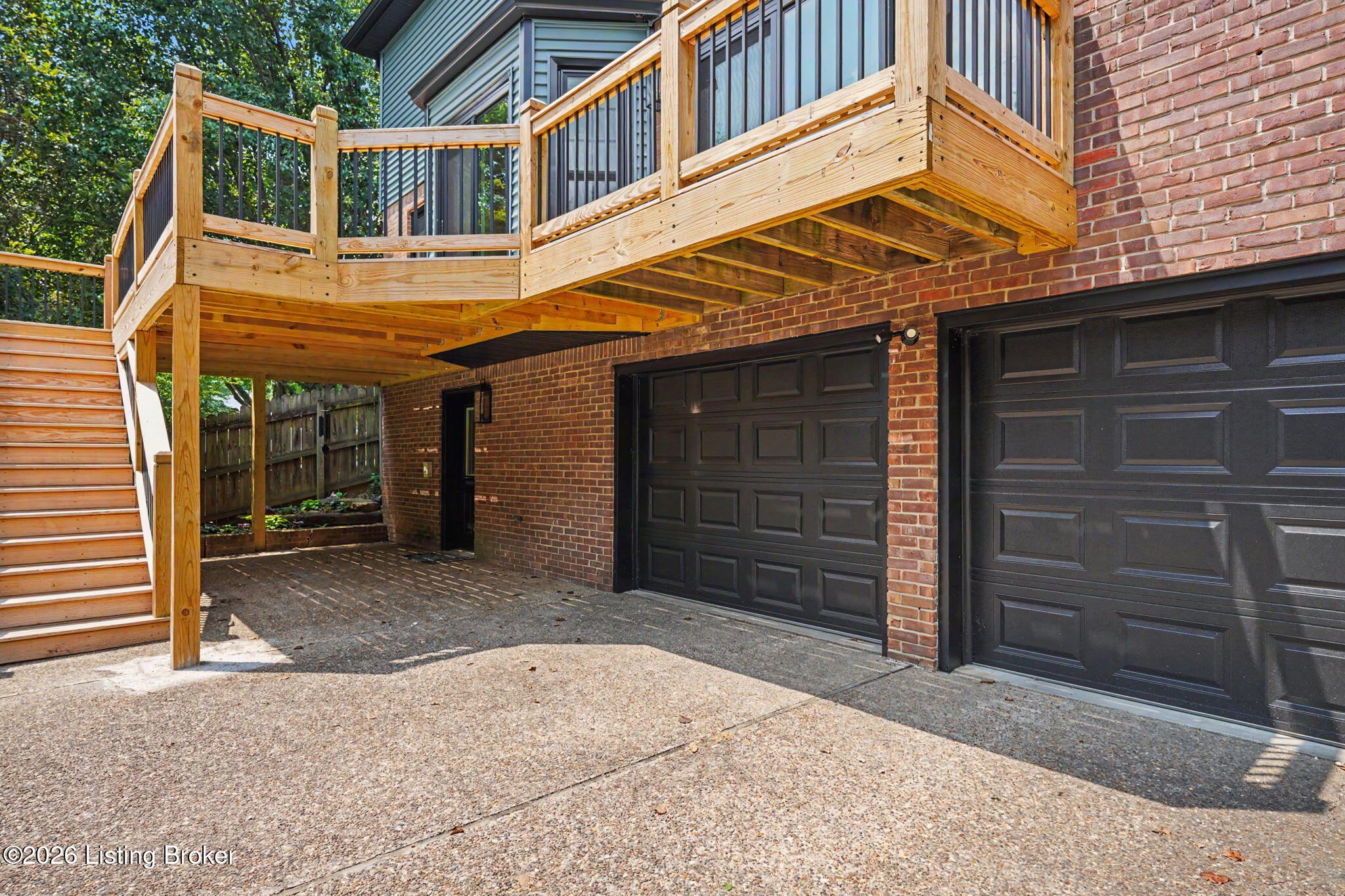 3719 E Locust Cir