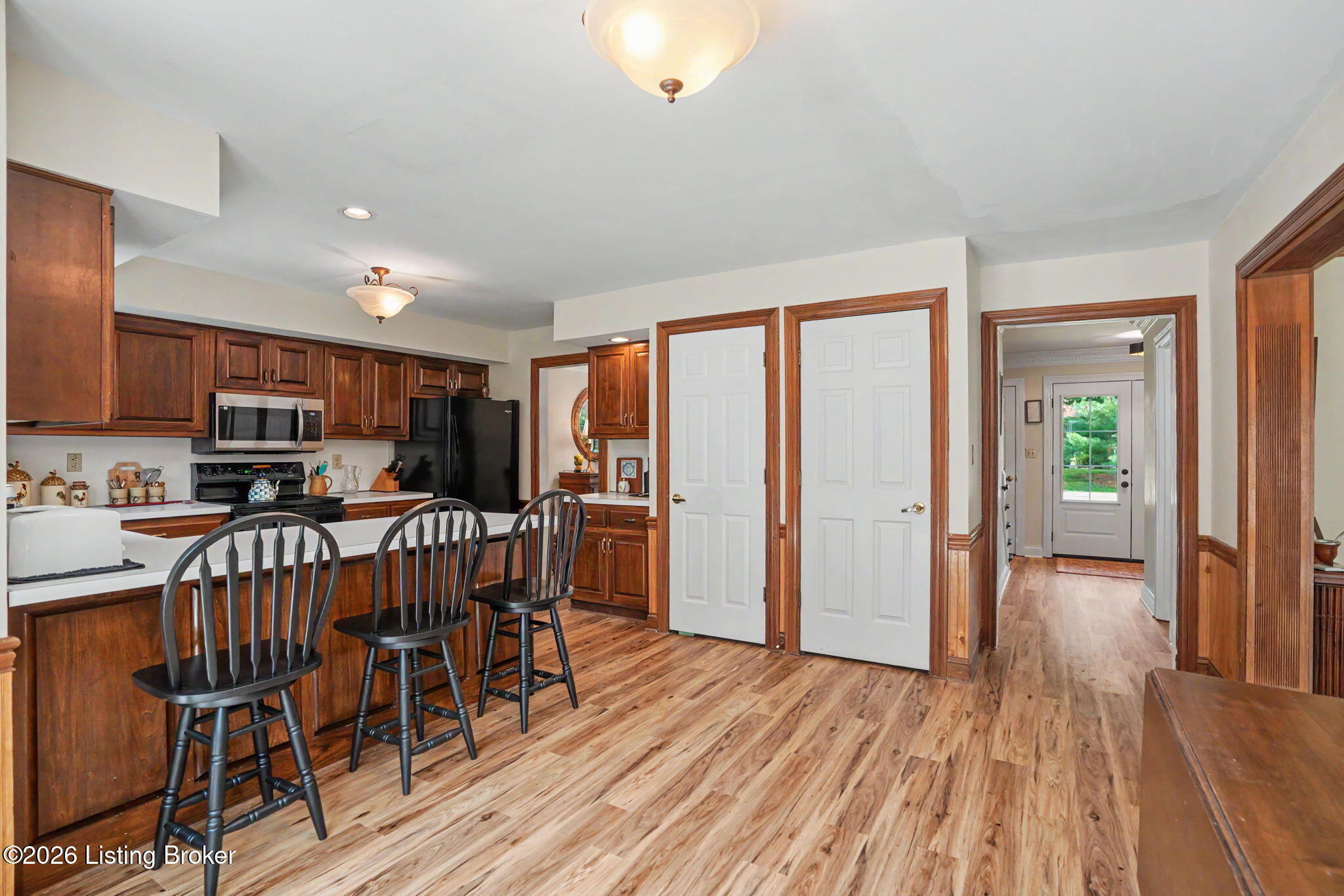 3719 E Locust Cir