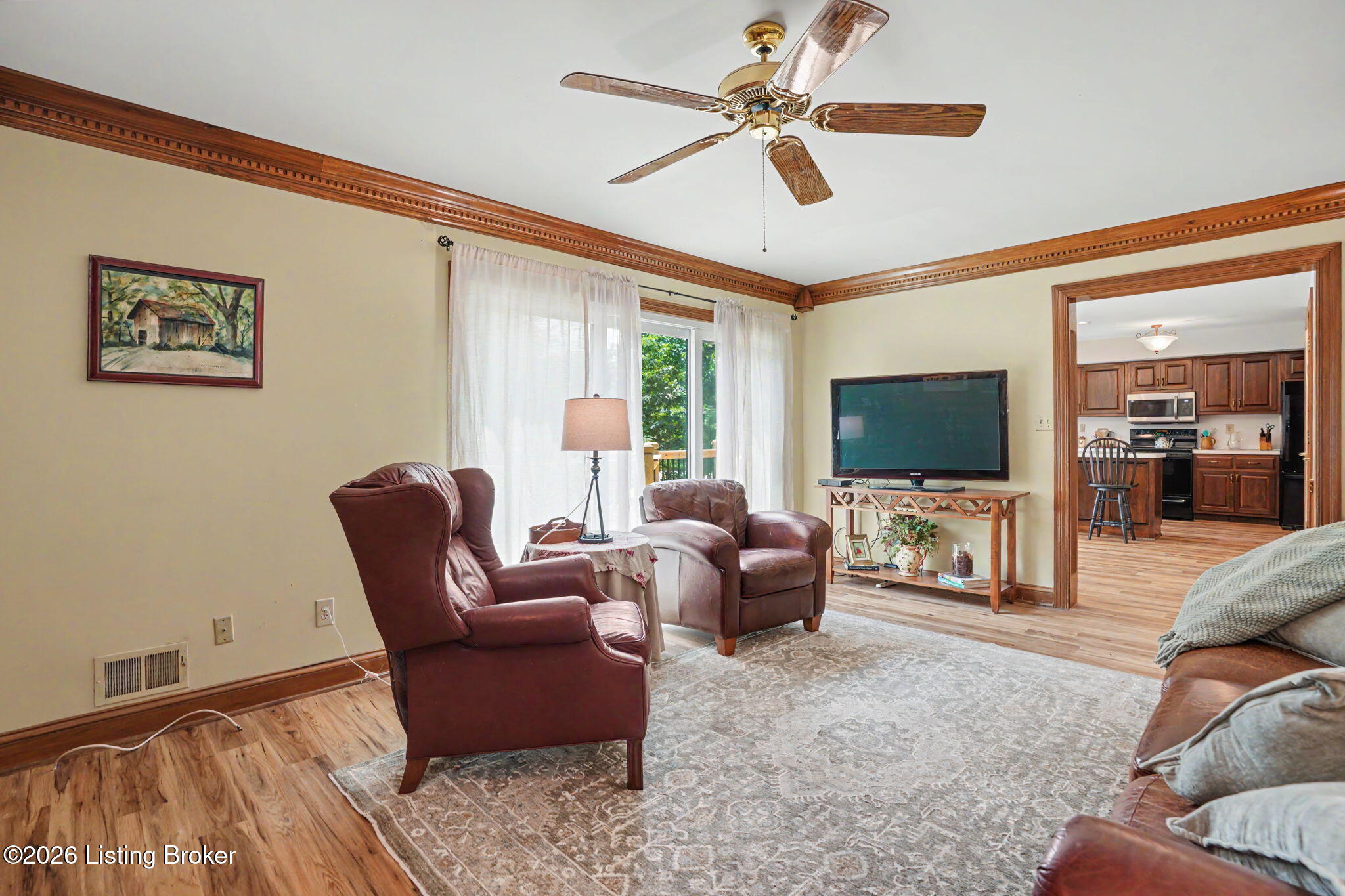 3719 E Locust Cir