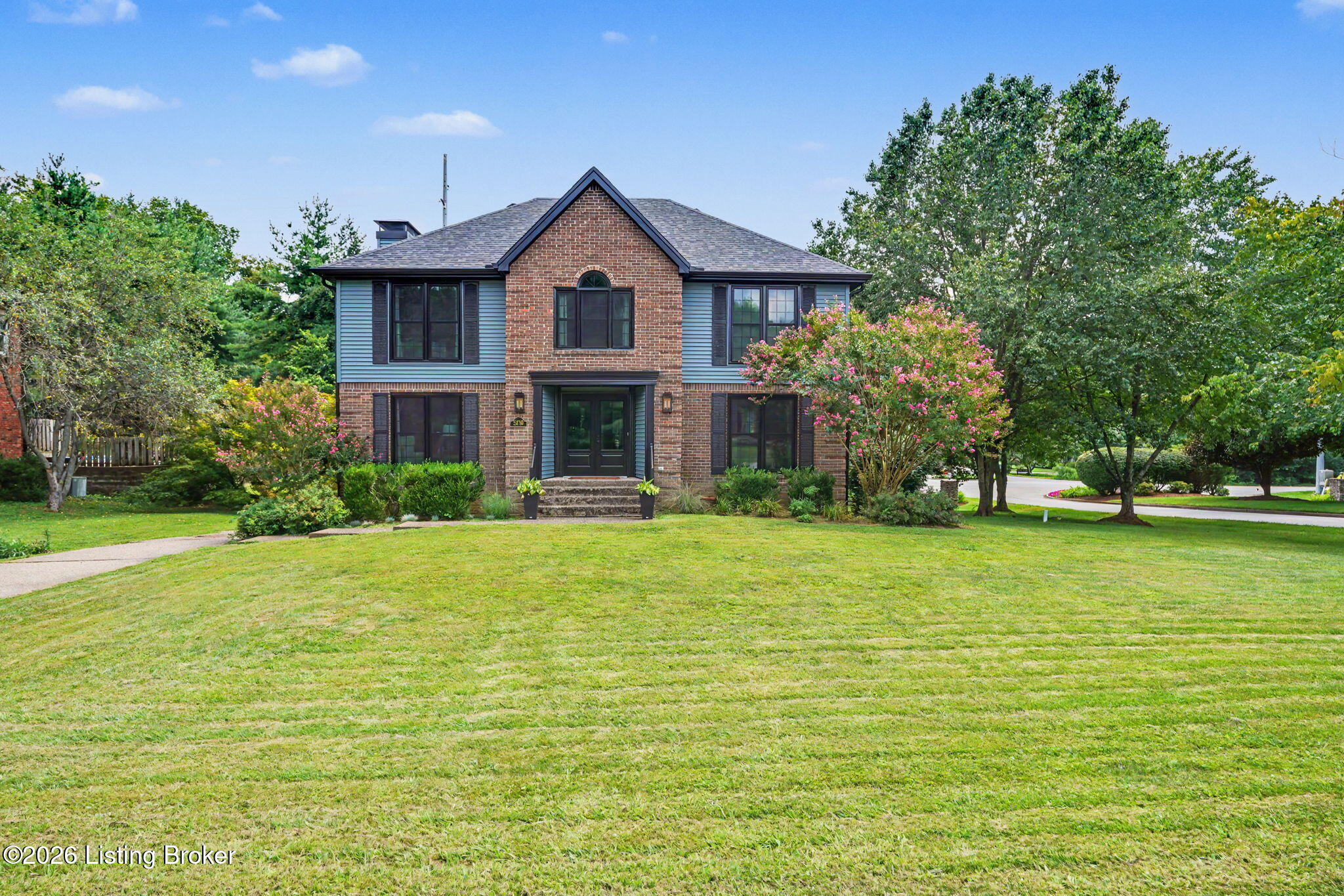 3719 E Locust Cir