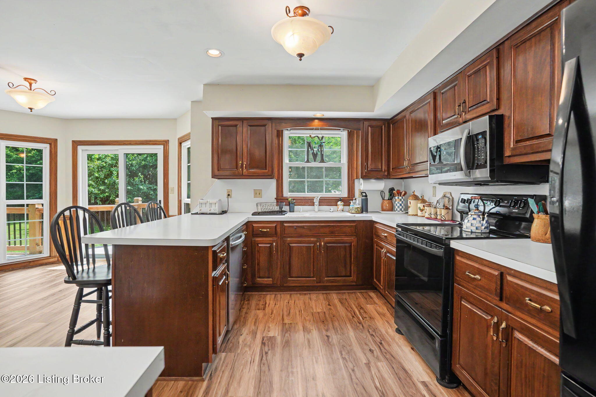 3719 E Locust Cir