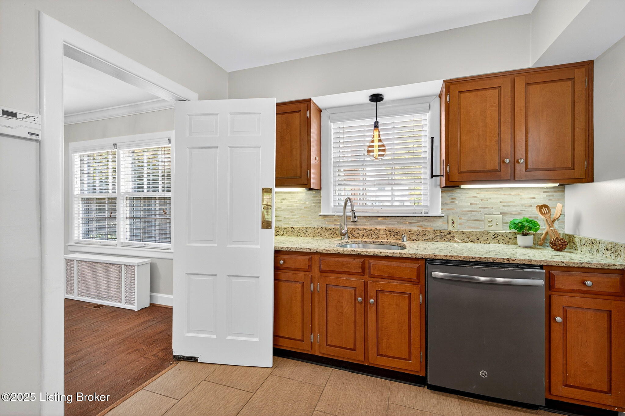 2325 Broadmeade Rd 1