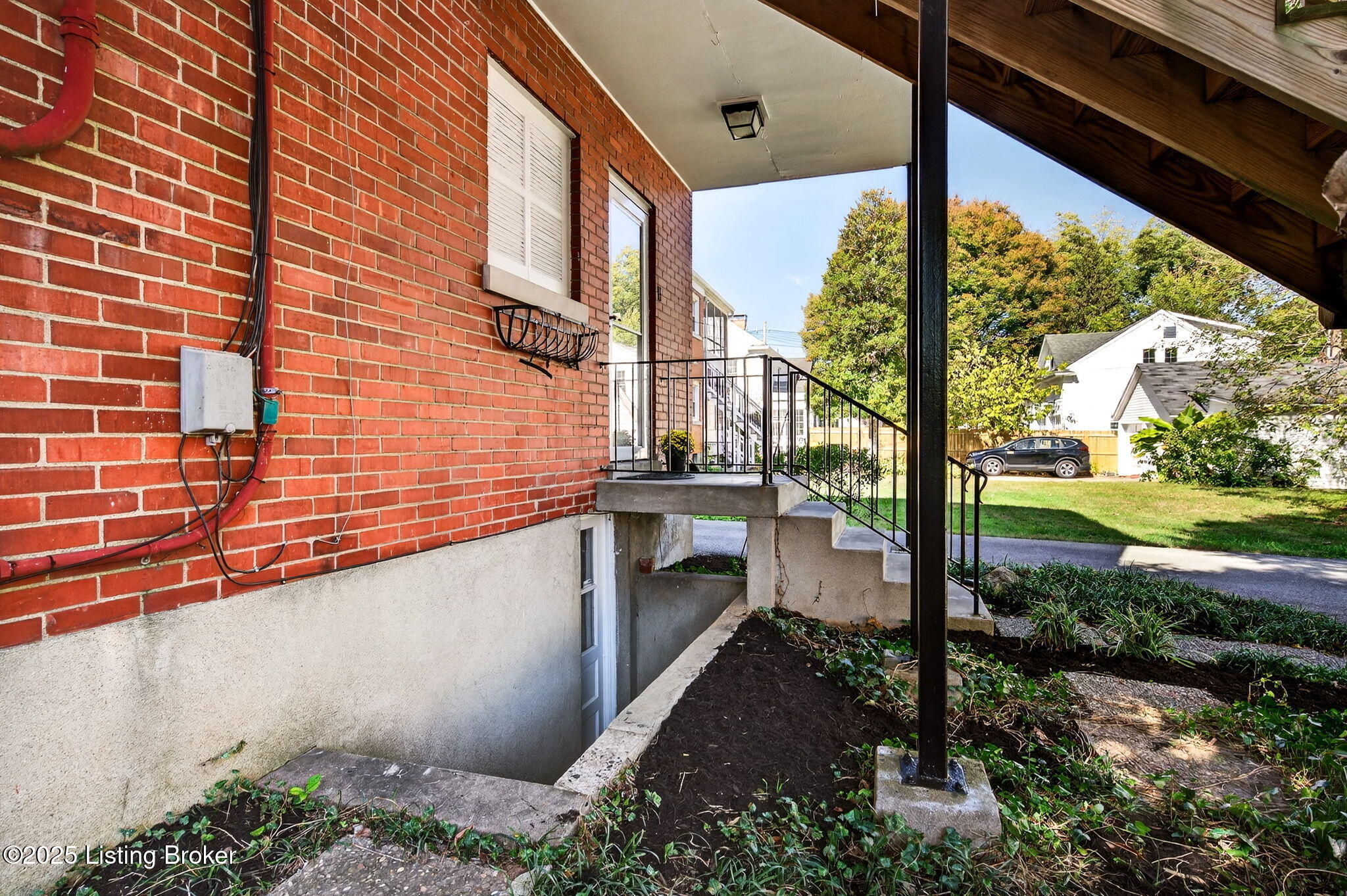 2325 Broadmeade Rd 1