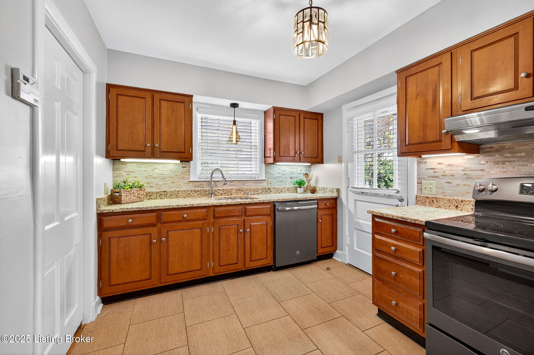 2325 Broadmeade Rd 1