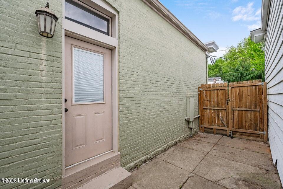 722 Camp St