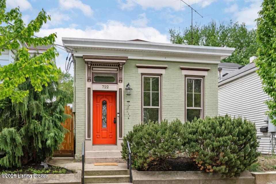 722 Camp St