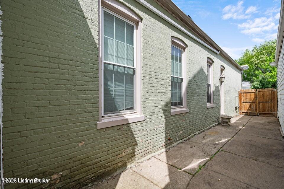722 Camp St