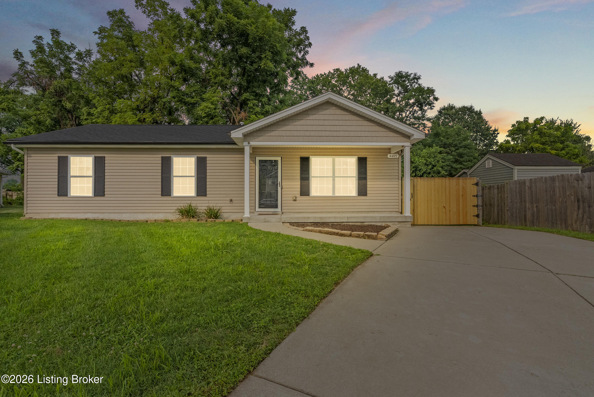 4405 Debbie Ct