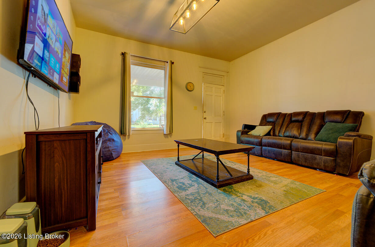 2318 Garland Ave