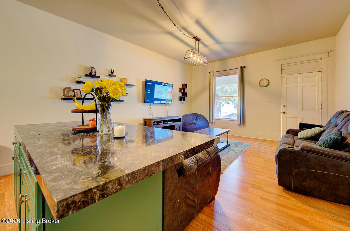 2318 Garland Ave