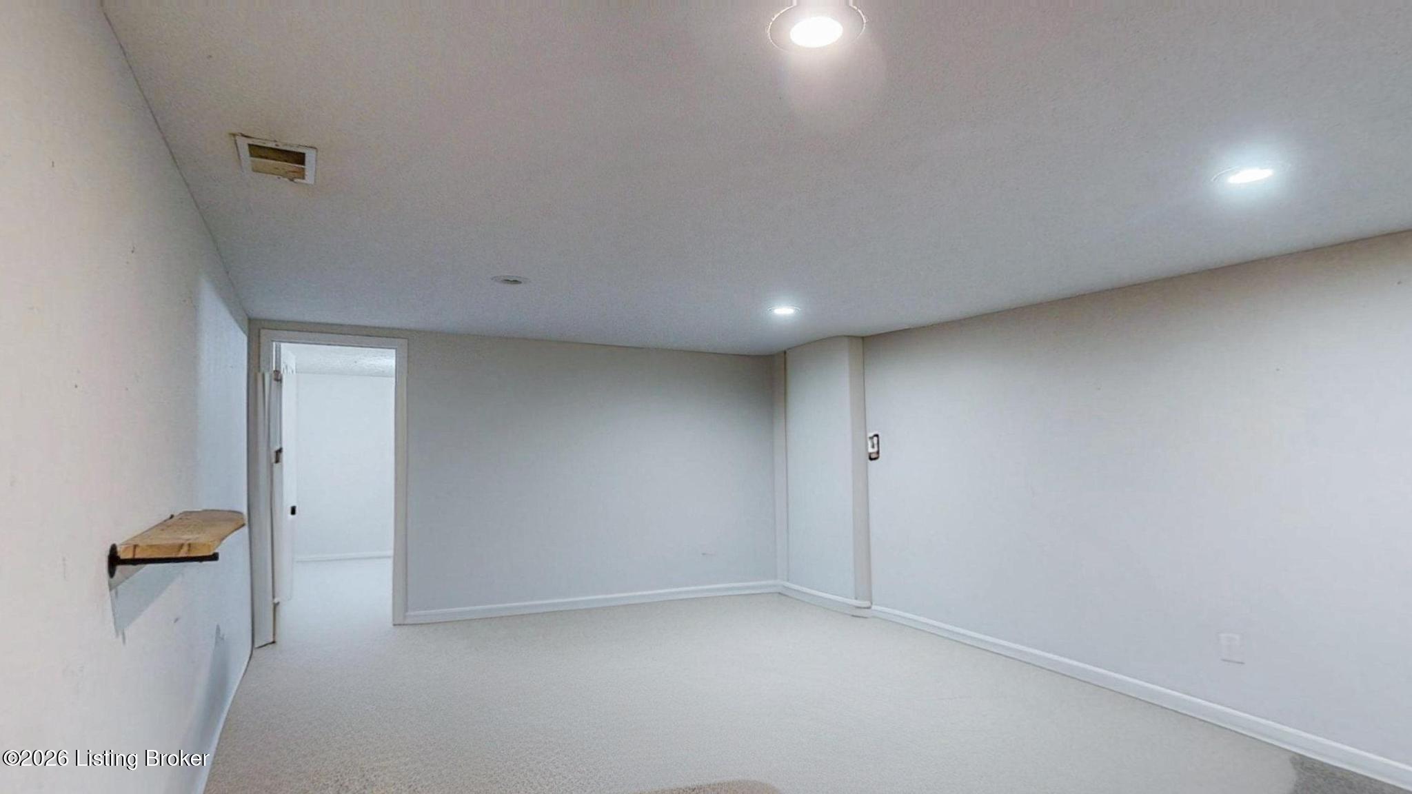 2306 Allegheny Dr