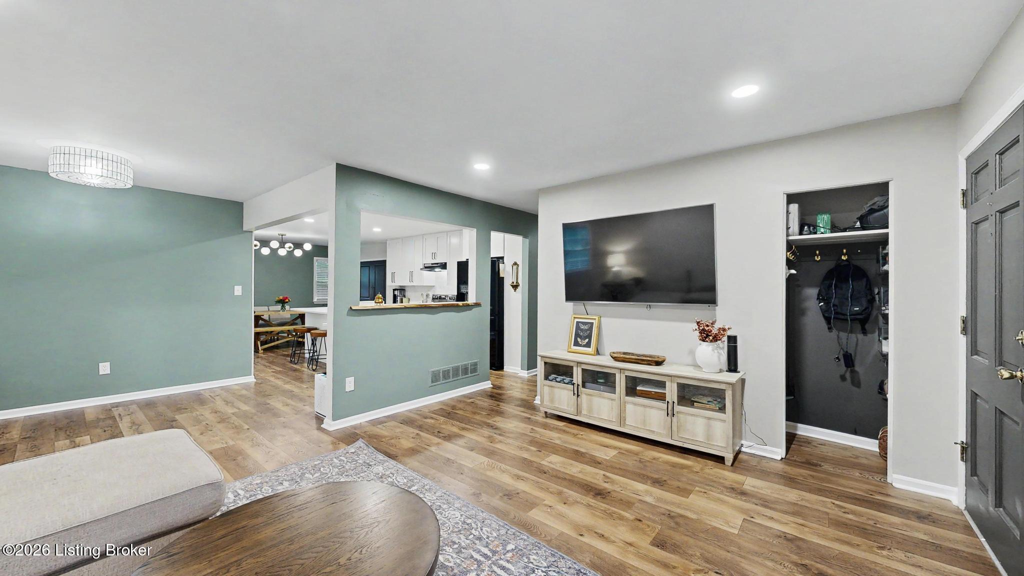 2306 Allegheny Dr