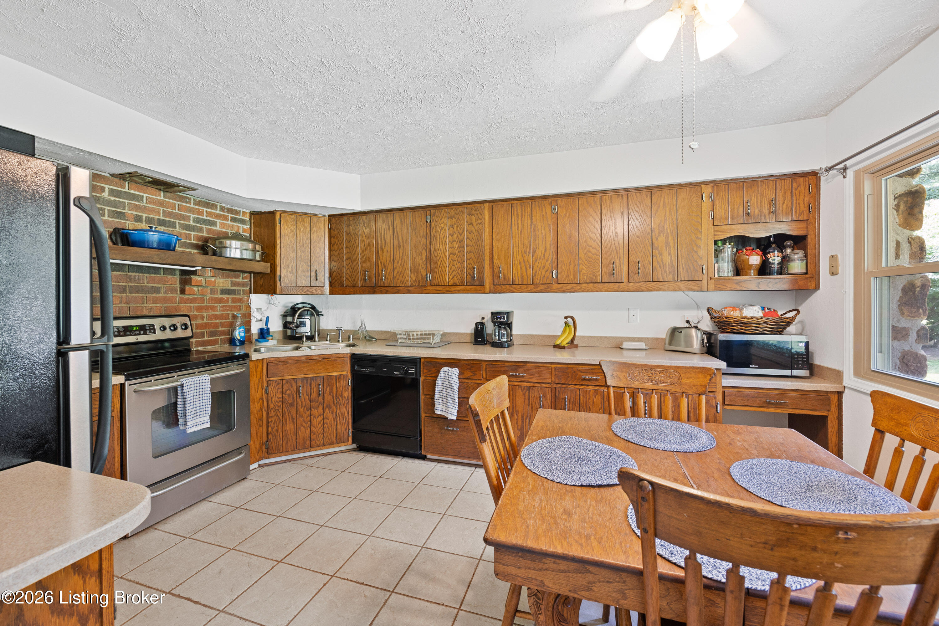1193 Castlerock Dr