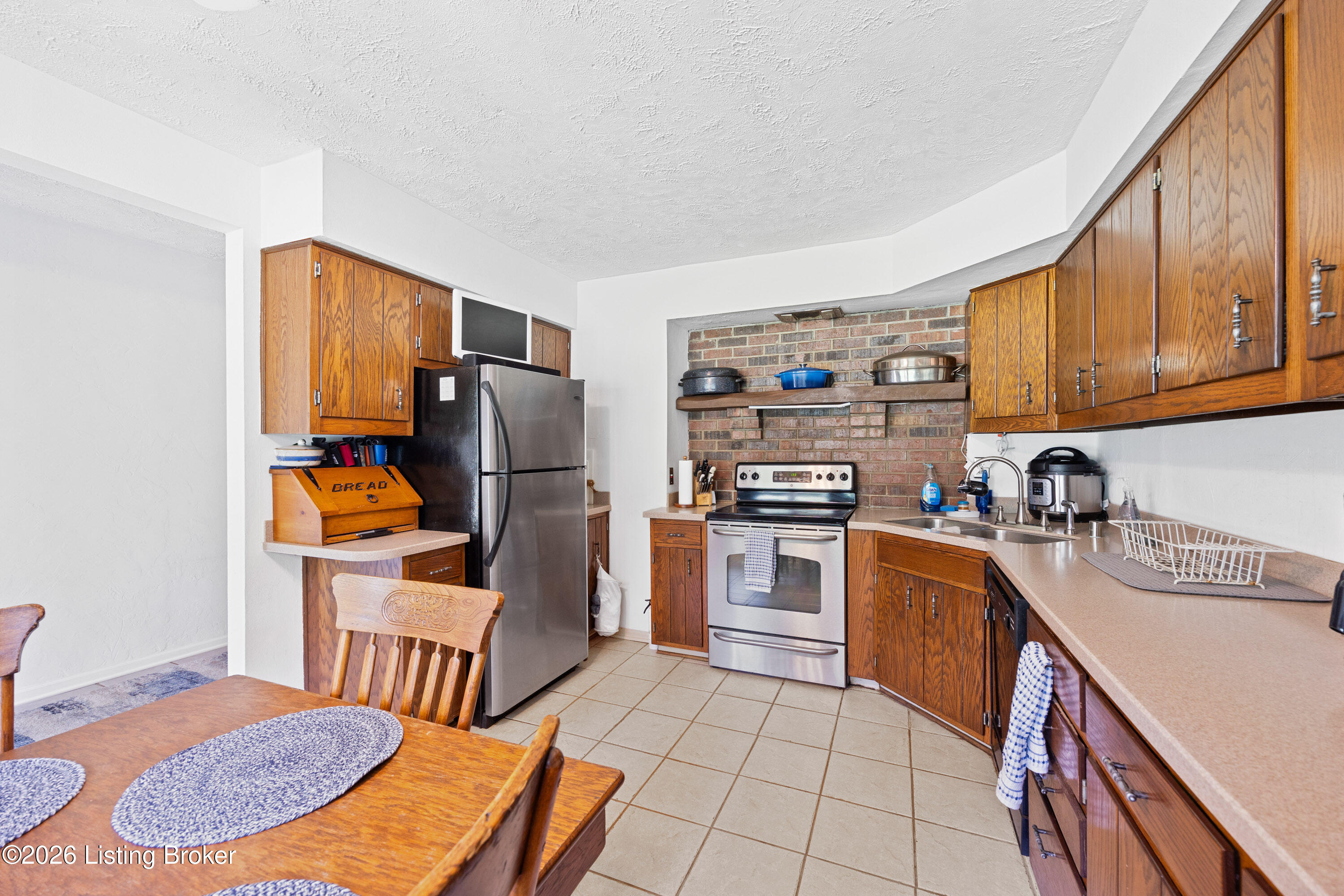 1193 Castlerock Dr