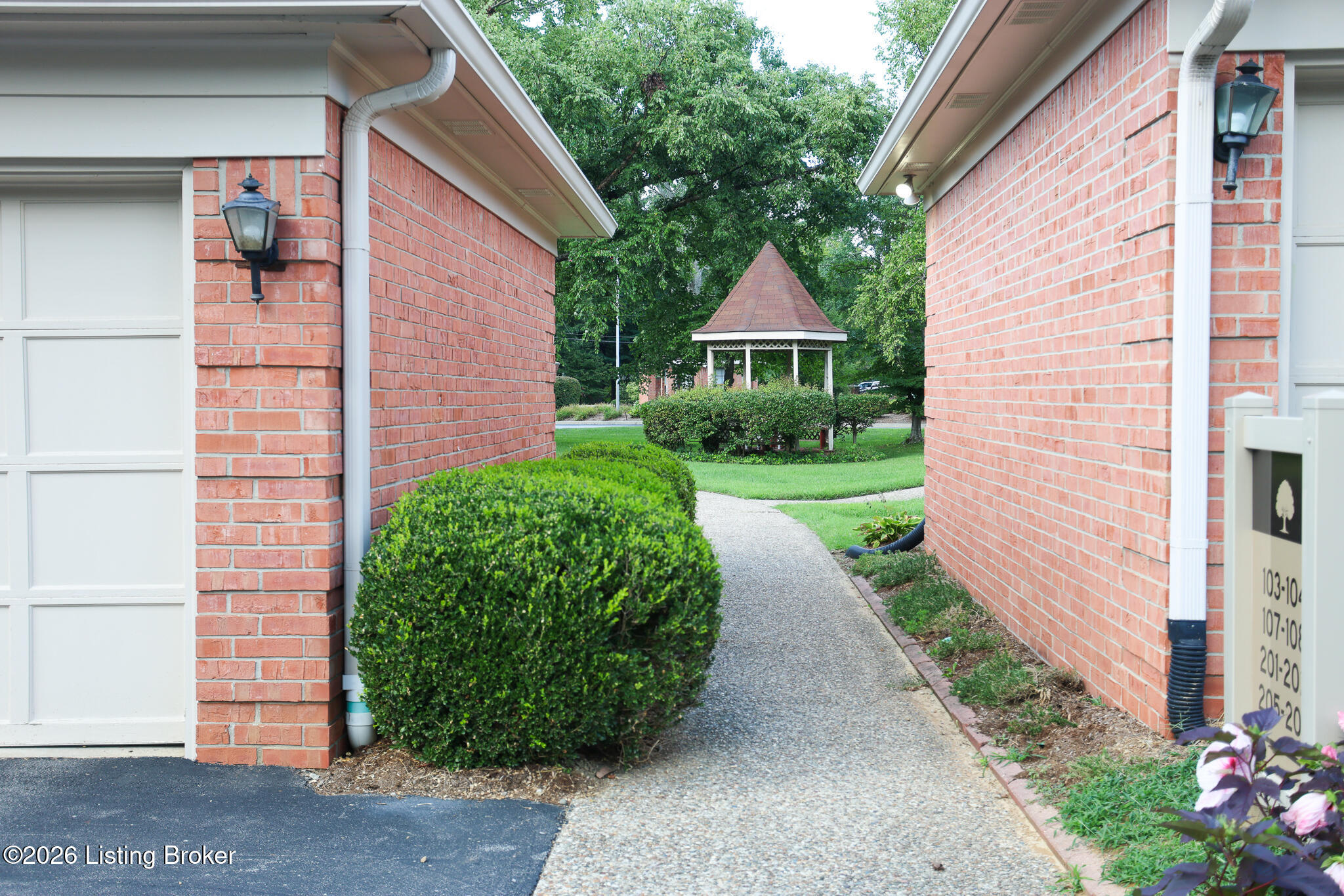 103 Forest Park Rd