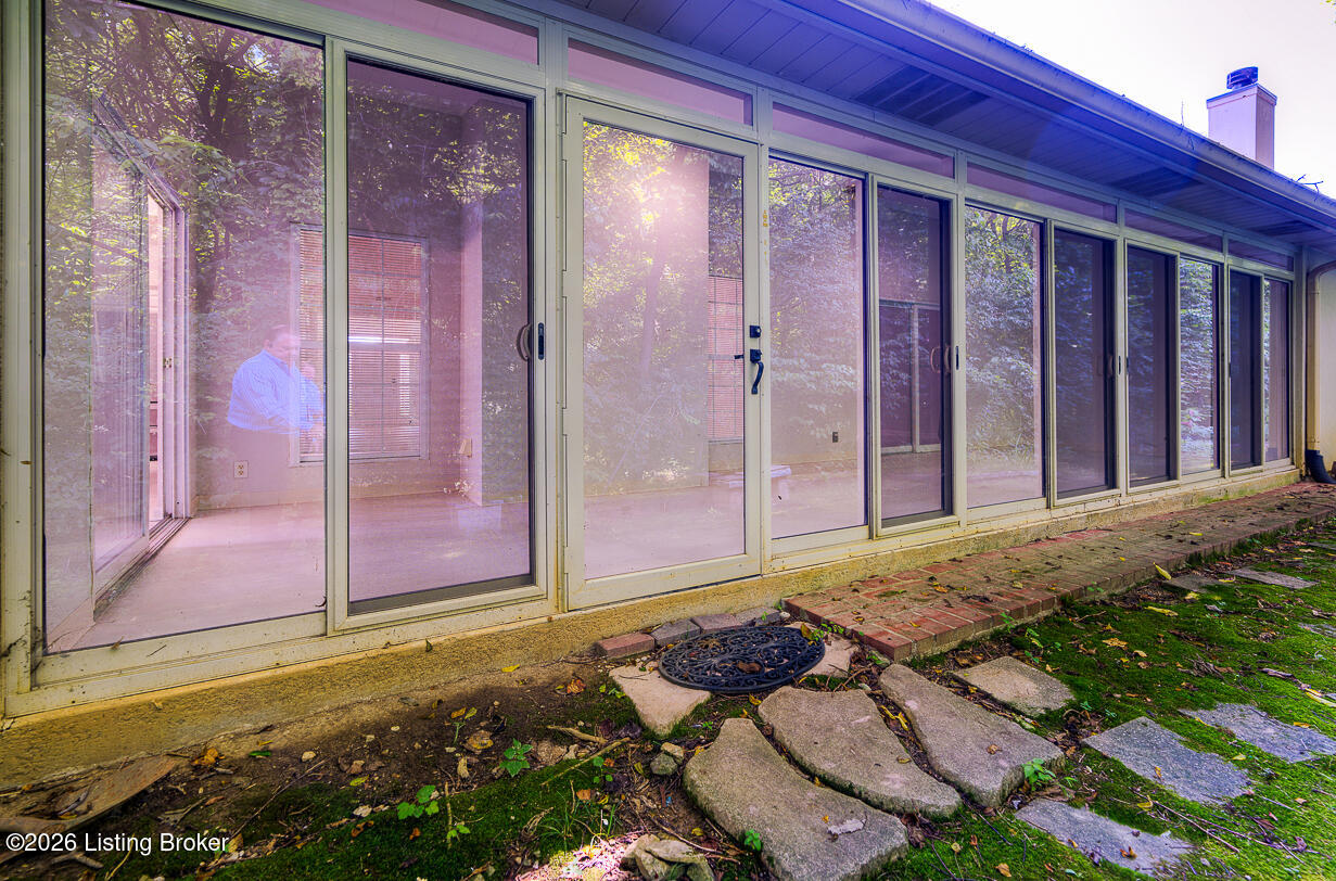 533 Village Lake Dr