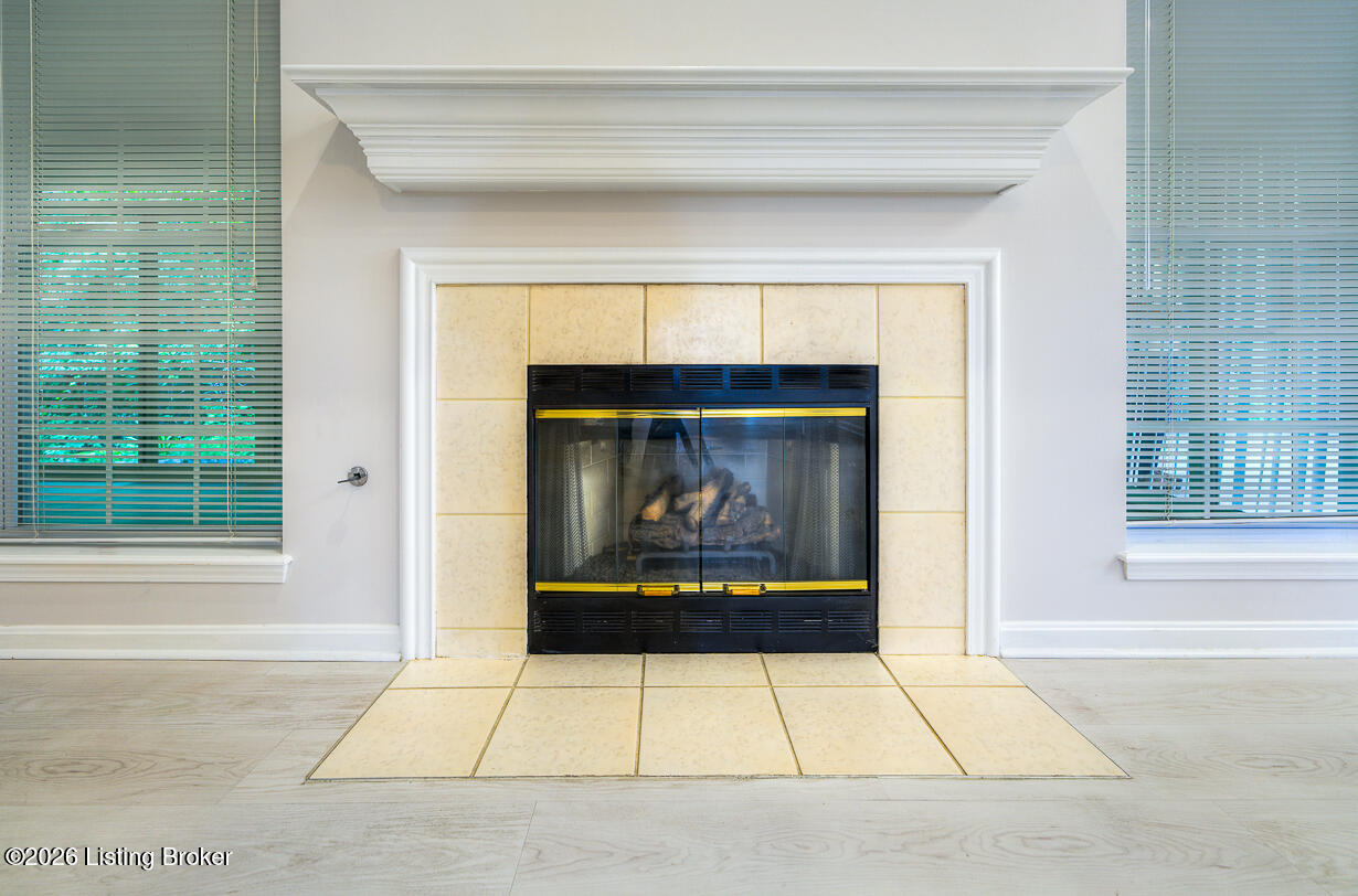 533 Village Lake Dr