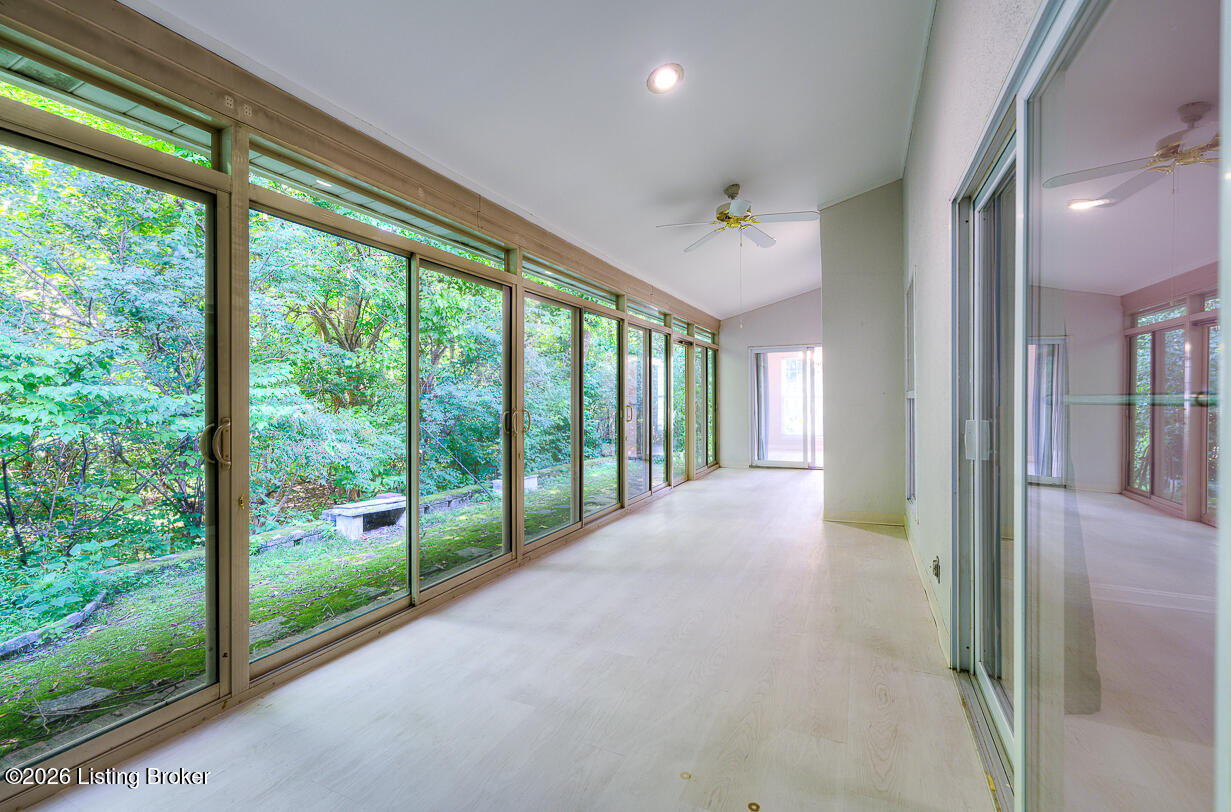 533 Village Lake Dr